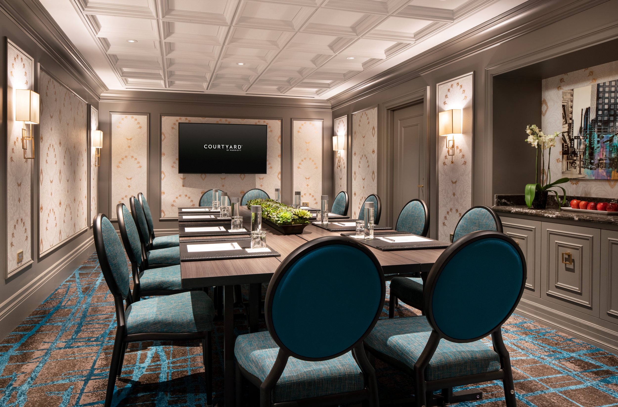 CY_SFOVN_Richelieu_Boardroom_Logo_Screen.jpg