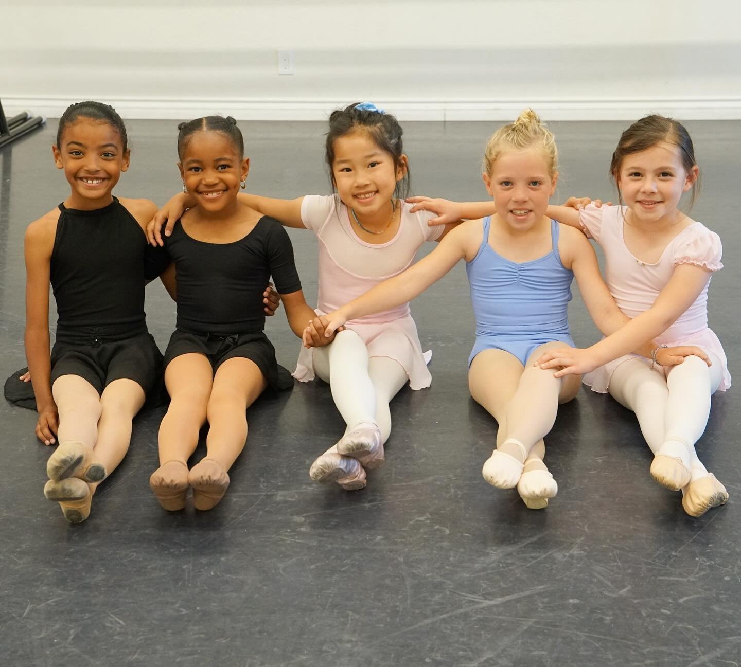 || LABS 2024 Dance Camp ☀️|| 

This Summer, LABS introduces Dance Camp, a program for dancers ages 5-8! Students will have the opportunity to take a variety of dance technique styles and have a fun summer experience with their friends in a small inti