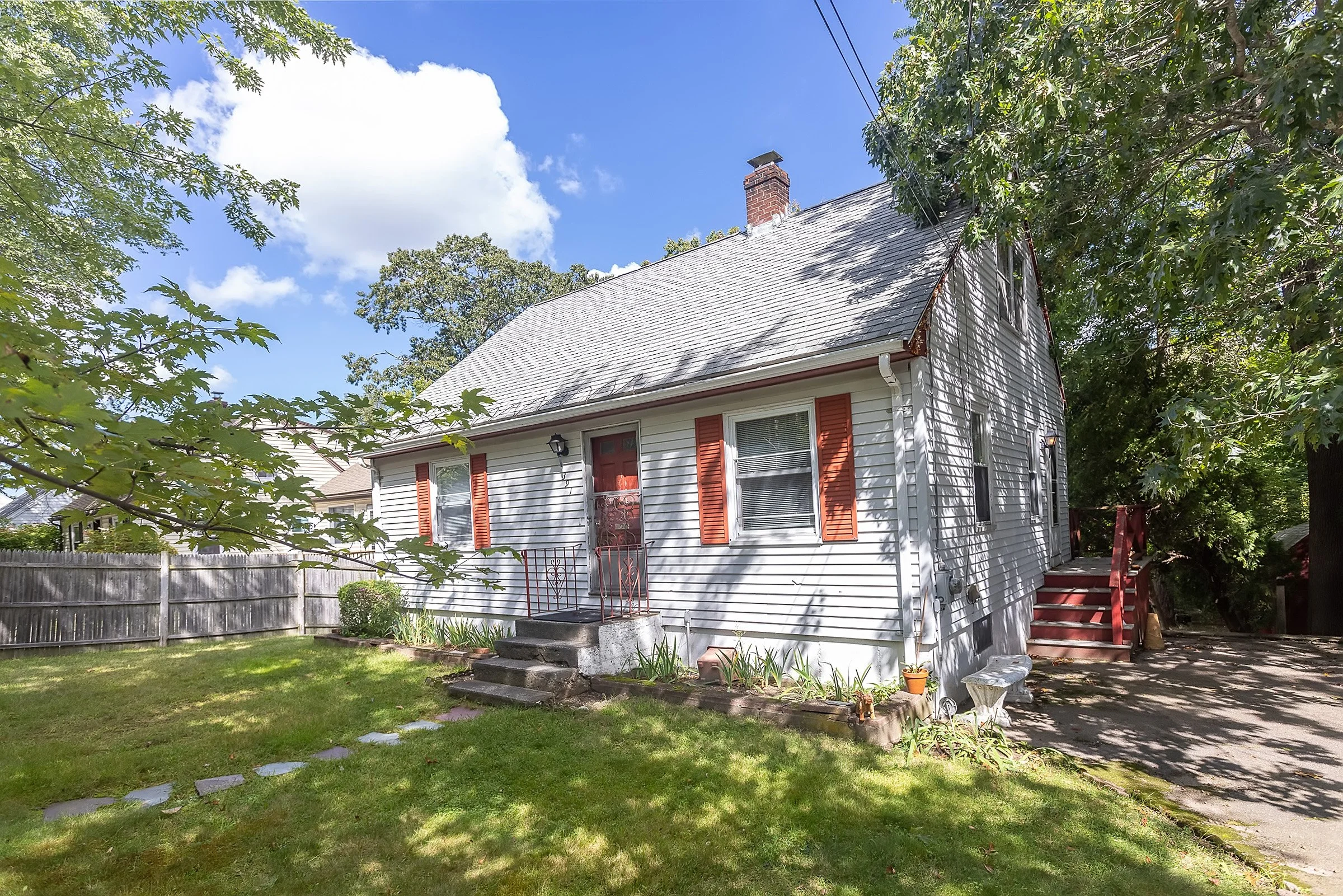 391 Columbian St