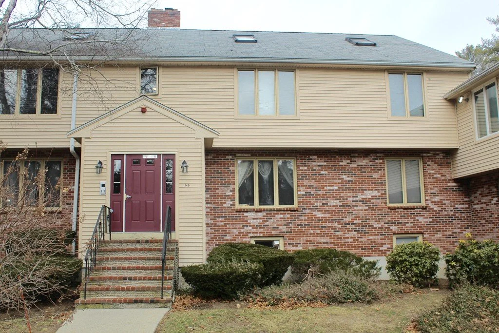 44 Pinebrook Ln