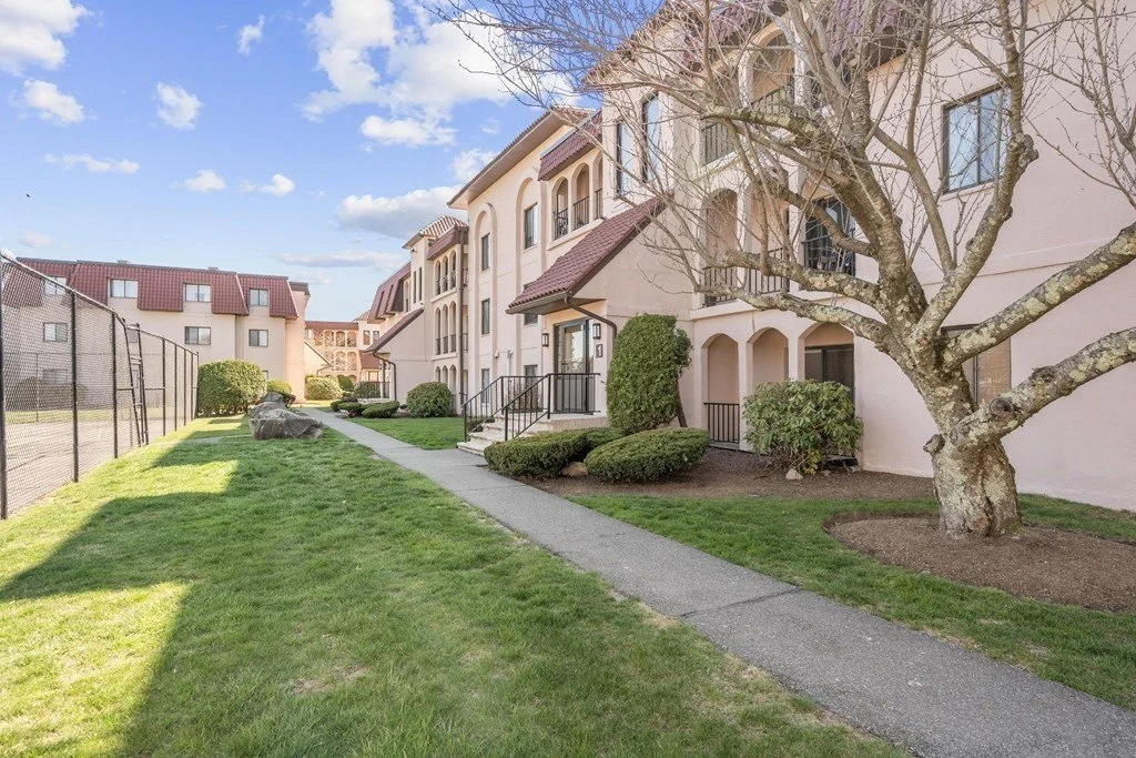 685 Oak St. U:1-2