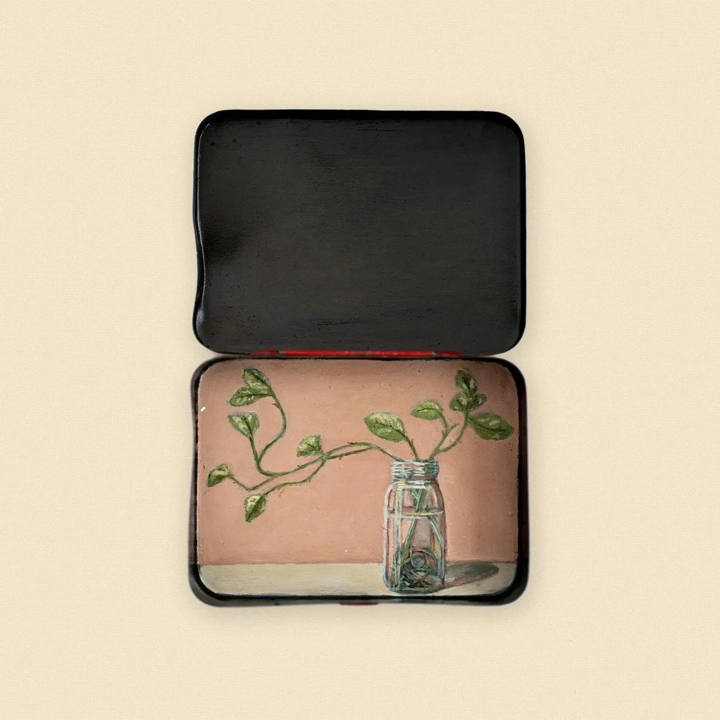 Growth . oil in vintage tin