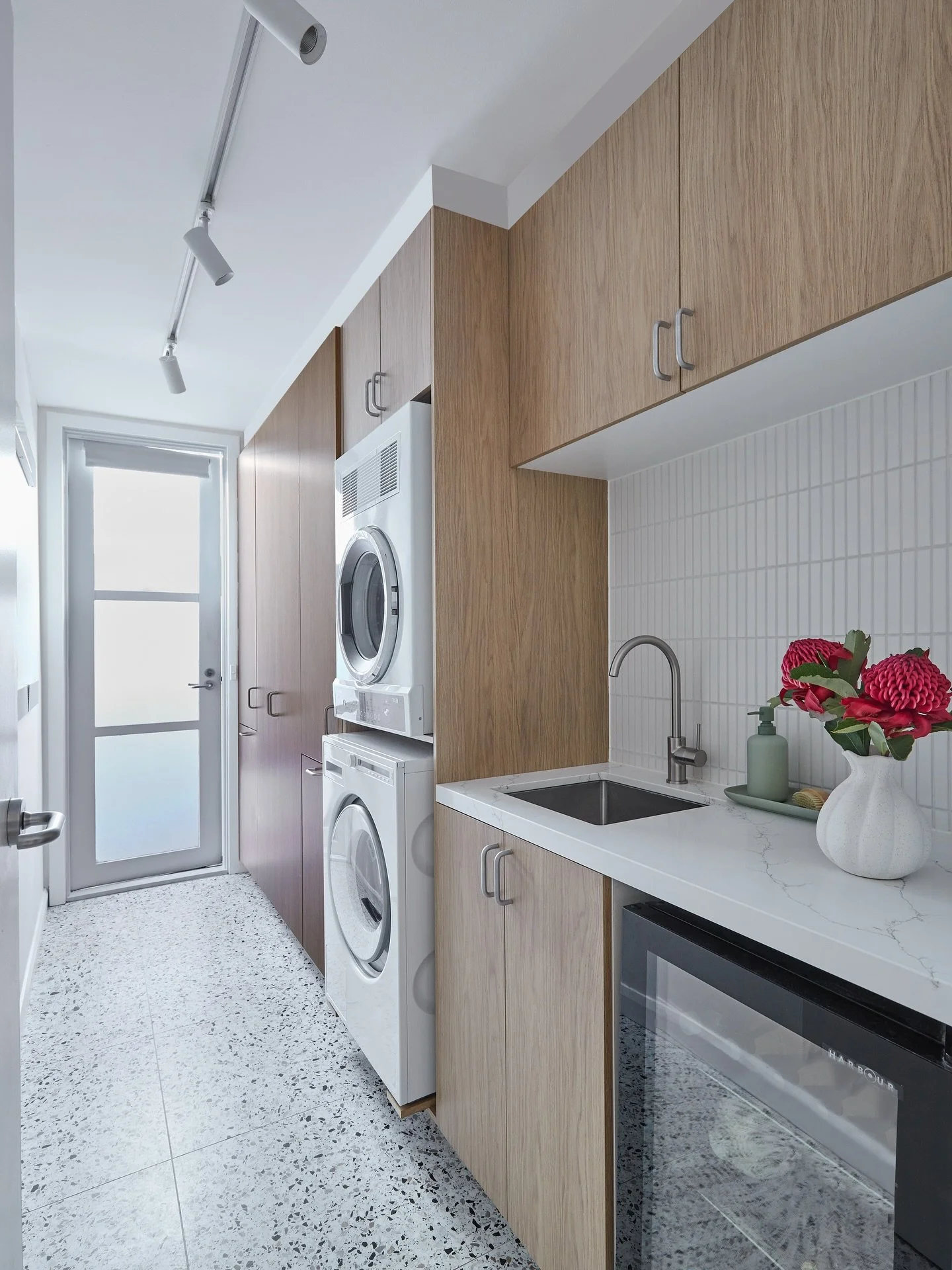 I&rsquo;ll show you mine if you show me yours 😉 (Laundry Edition)

Laundries are the most overlooked room in a home, usually too big or too small, never enough storage and&nbsp;kind of an afterthought.

This laundry had a dated layout, with dead cor