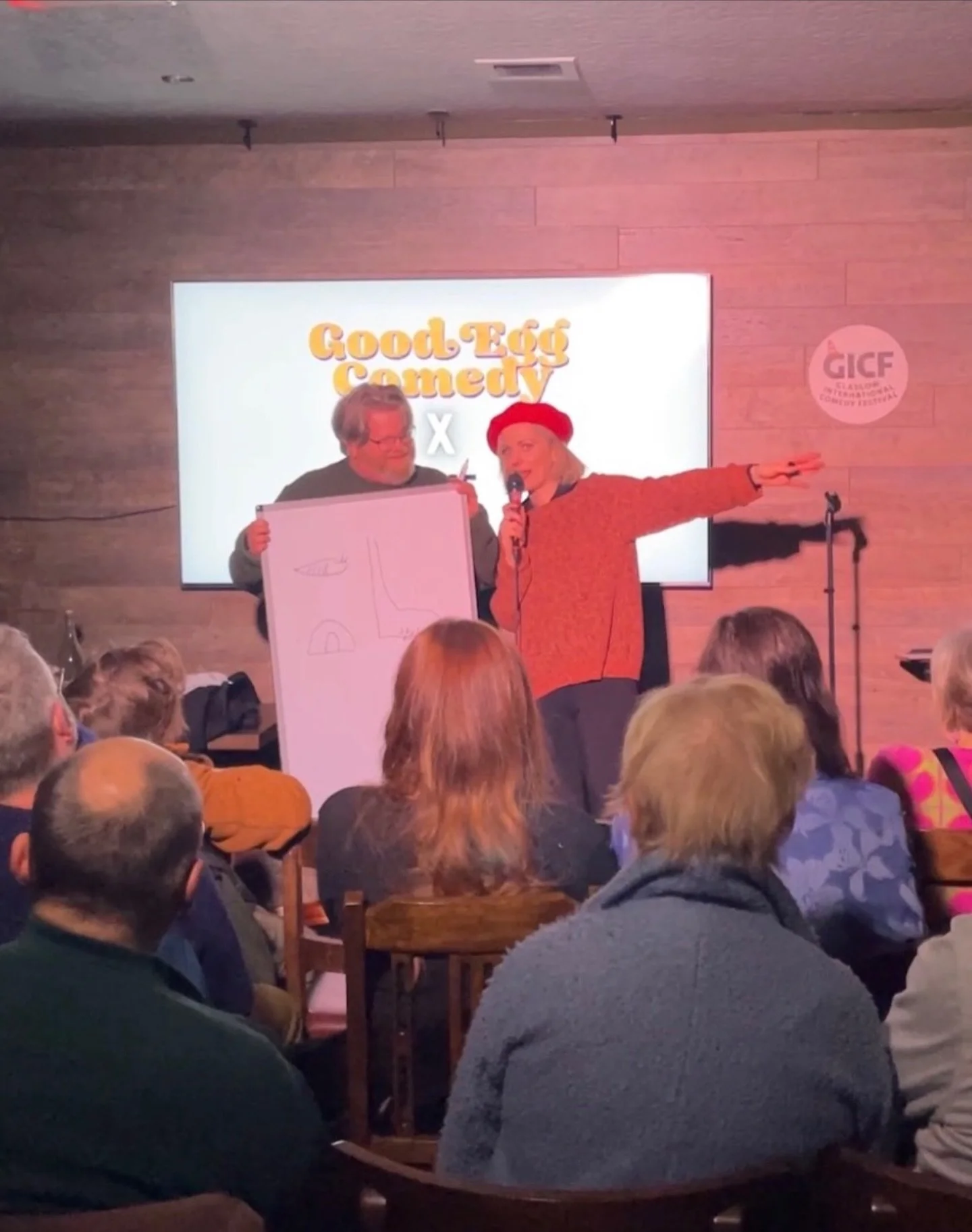 Thank you to everyone who came to @gaelandgrain @glasgowcomedy last night! Thank you for venturing out to see me. And a message for Gordon&hellip;I love your socks. IYKYK. 
Thanks for having me @goodeggcom 

#glasgow #longwaytogo #comedy #gratitude #