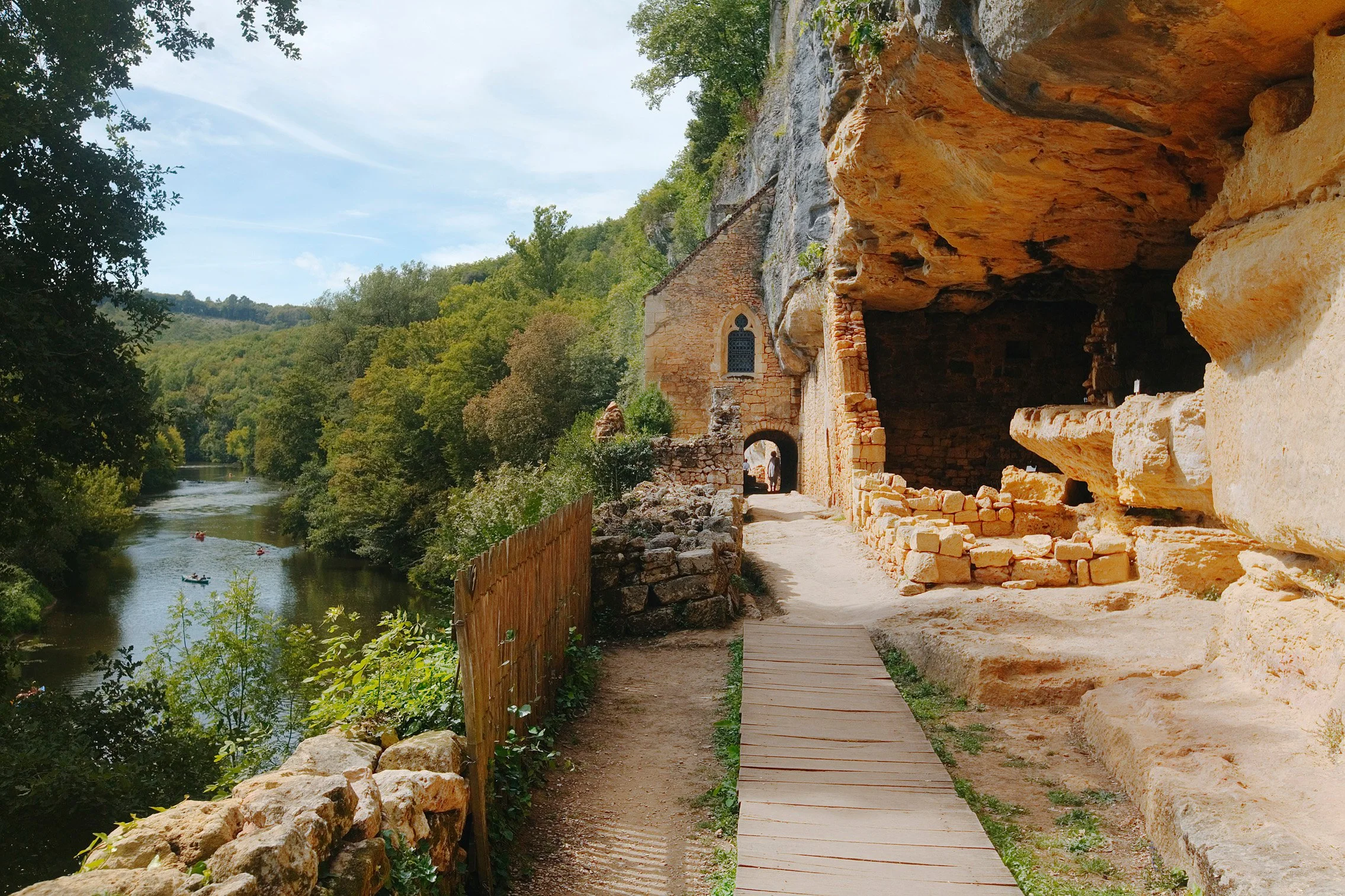 Le village troglodytique de la Madeleine