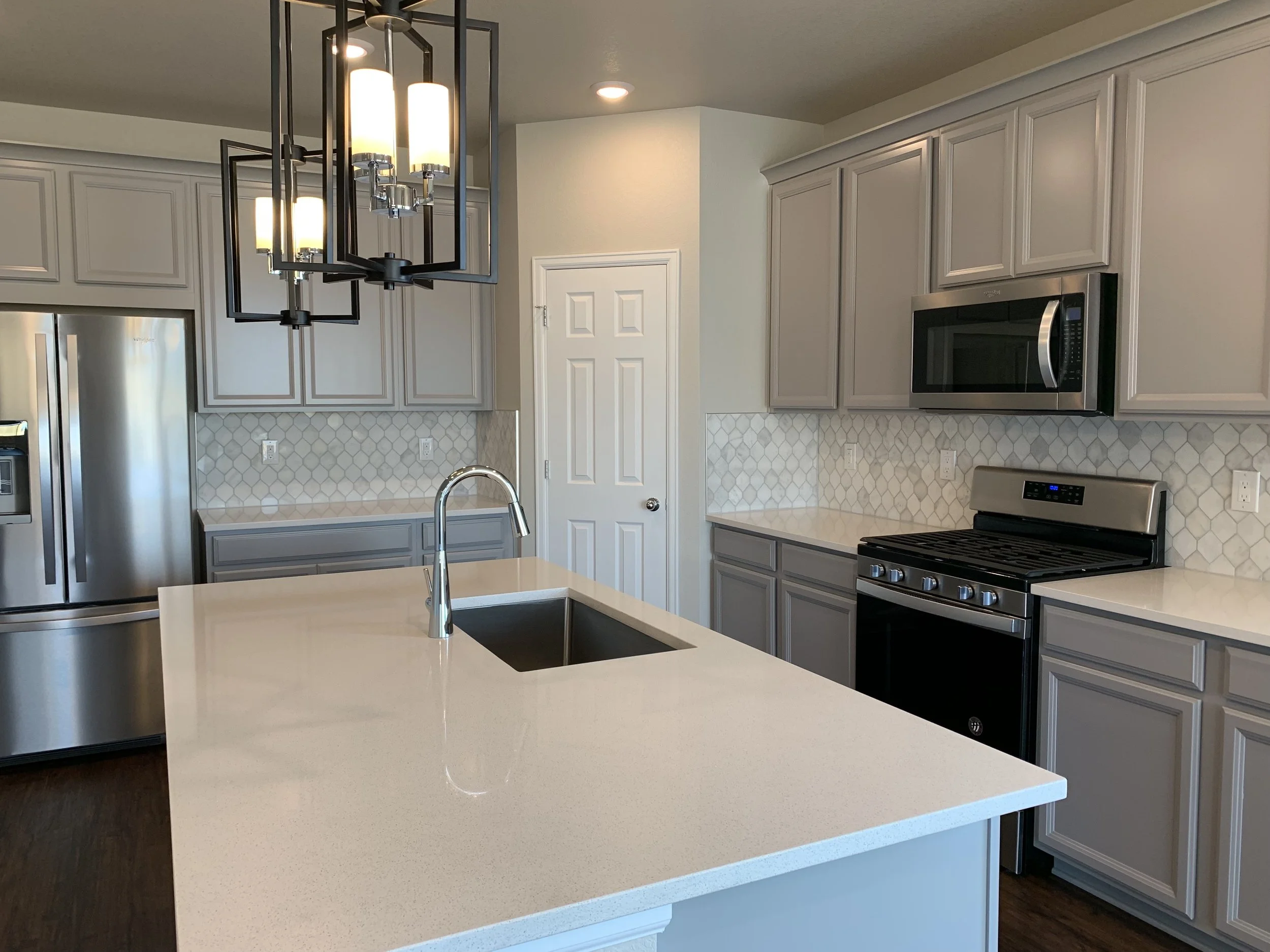 Kitchen2.jpg