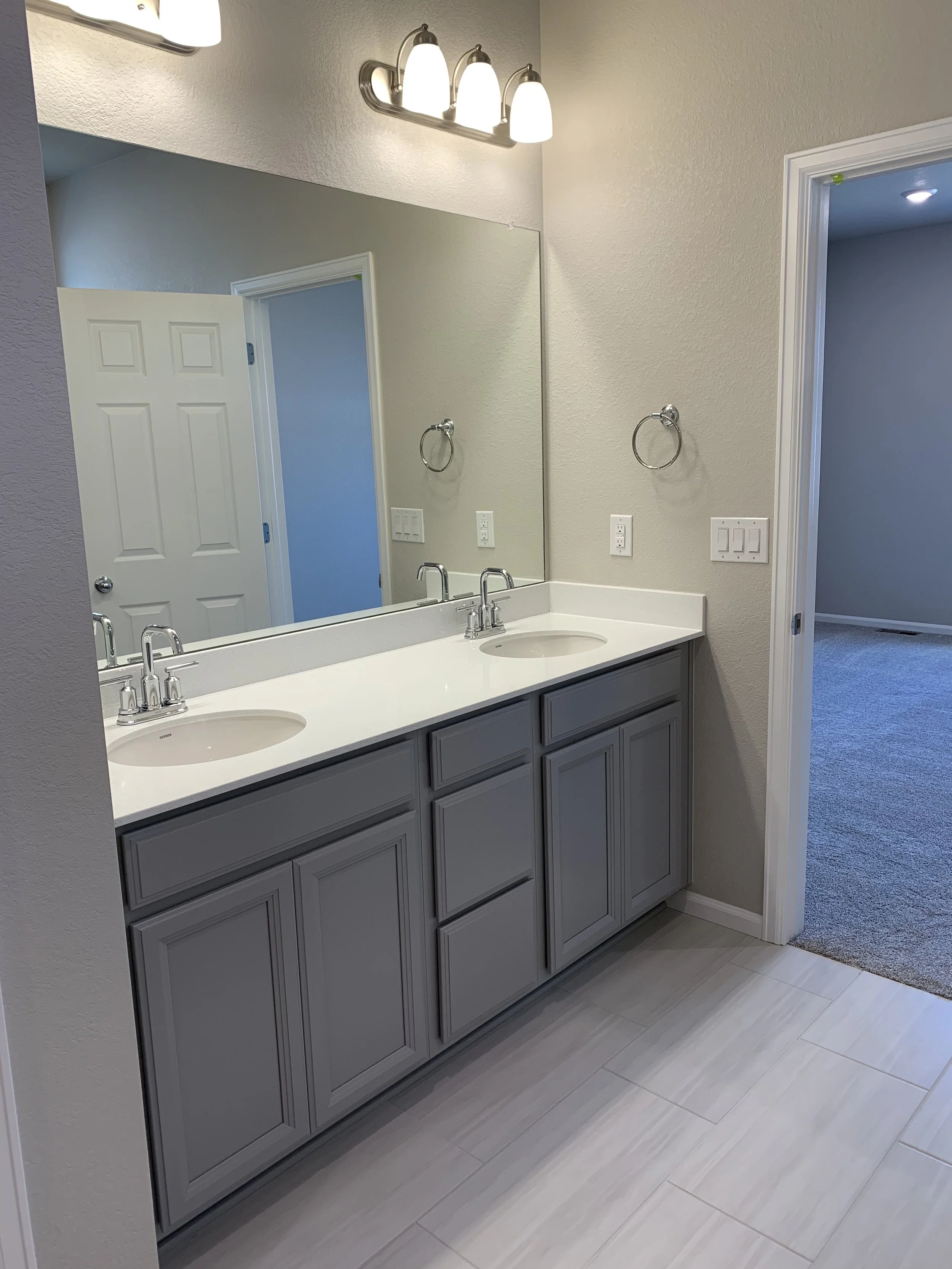 bathroom primary 2.jpg