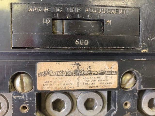 Square D 600 AMP Circuit Breaker 2.jpg