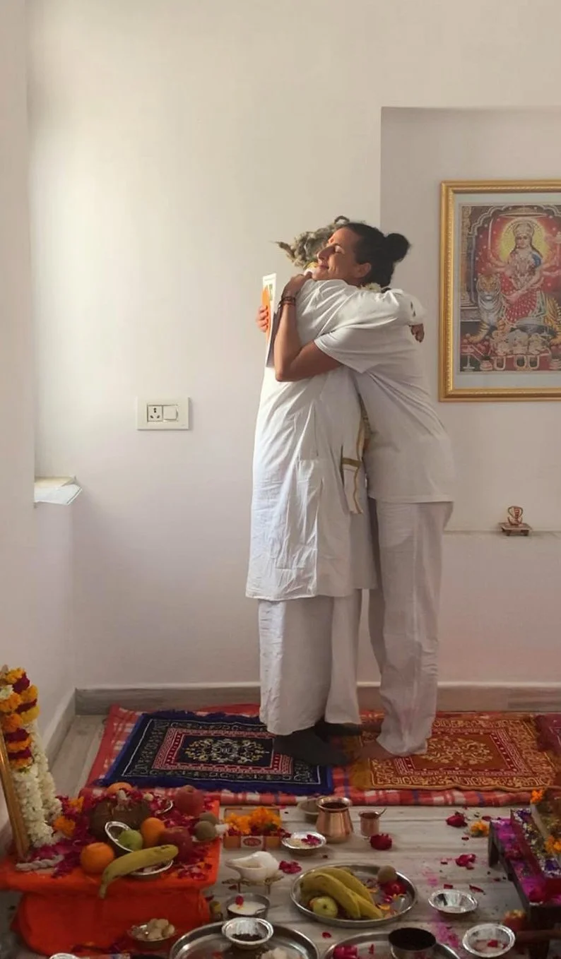 Swamiji+-+onthatmonday+-+photo+by+Angela+Grossi_hug.jpg