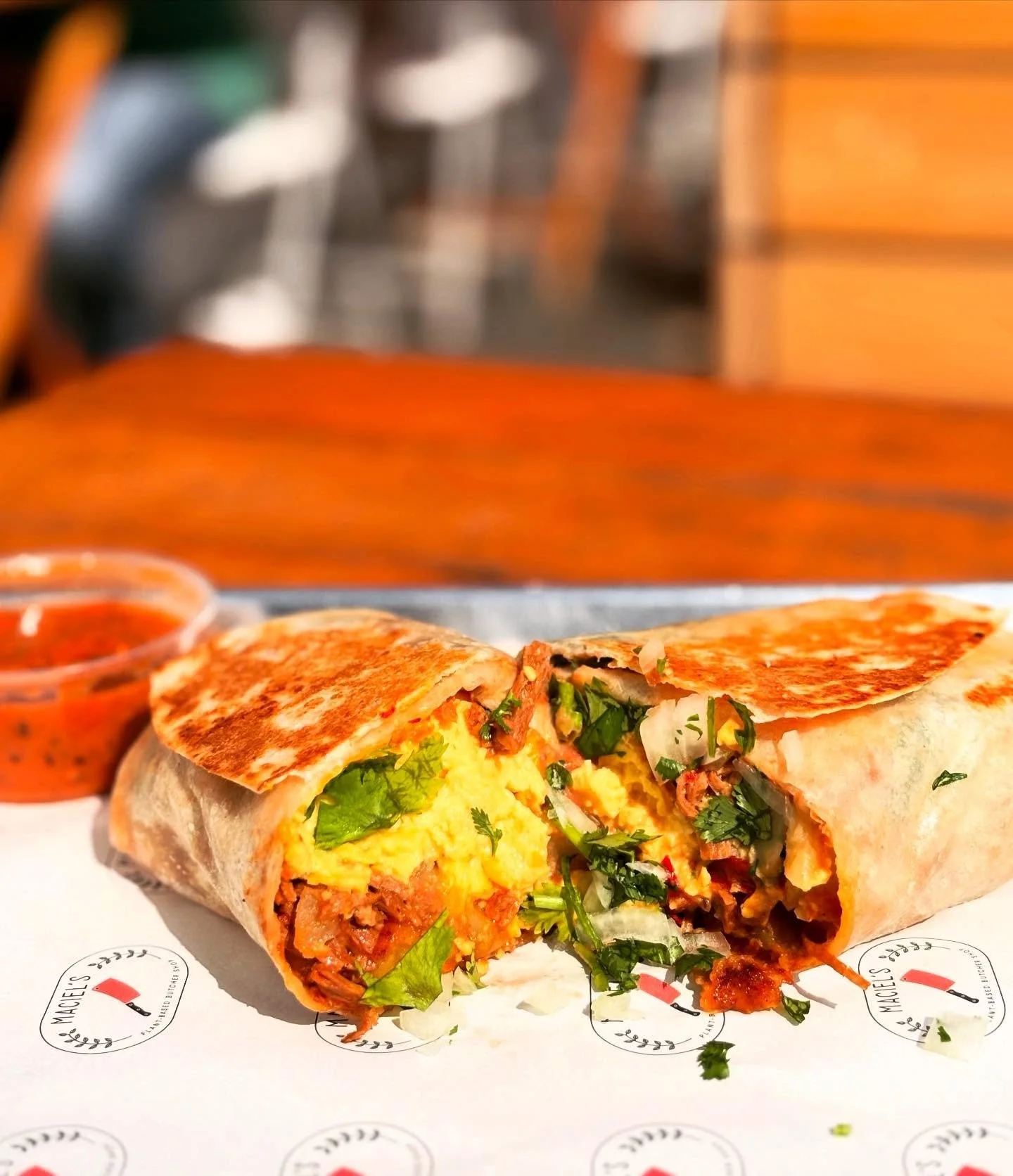 Brisket Breakfast Burrito - Guajillo-chipotle brisket, eggs, refried beans, potatoes, cheddar cheese, onions, cilantro &amp; our house-made Luisa&rsquo;s salsa🤤🌱

#brisket #breakfast #breakfastburrito #plantbased #vegan #plantbasedmeats #plantbased