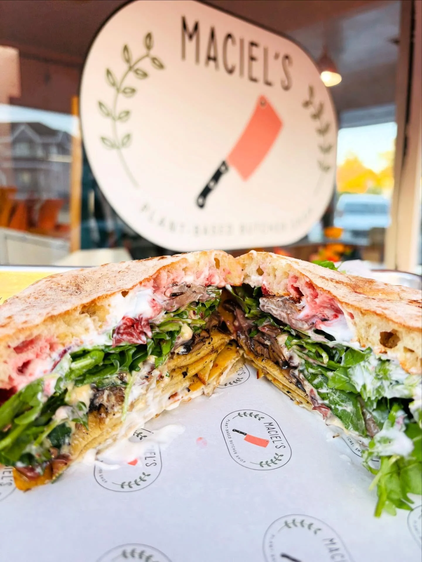 Last day for the Post-Thanksgiving Sandwich! Our herb-turkey, saut&eacute;ed mushrooms, melted gouda, cranberries, arugula, mayo on ciabatta with a side of gravy🤤🌱🧡

#postthanksgiving #vegan #plantbased