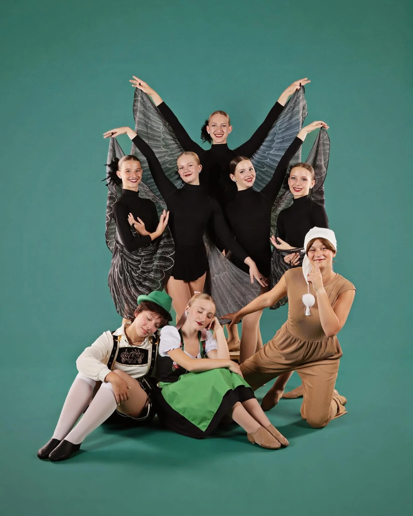 Just one more sleep until the debut of Hansel & Gretel!
Our Friday 6:00 pm show is “sold out,” but we still have free tickets available for our other shows. For more info and to grab your tickets, please visit https://www.sawneeballe