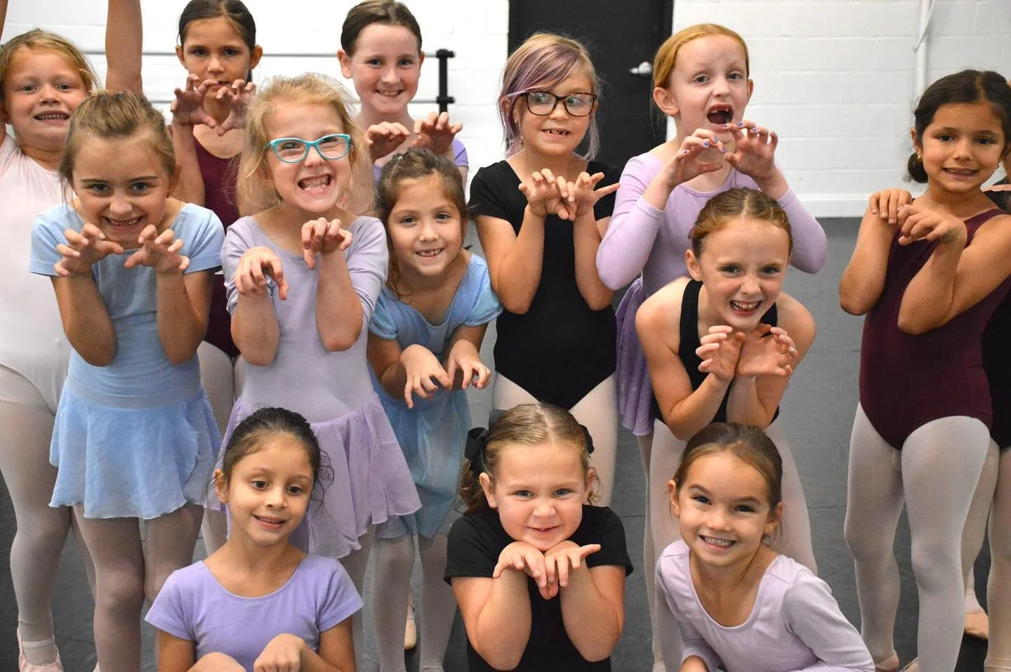 A great couple of rehearsals with our community cast dancers—so much energy, teamwork, and excitement building for the show!
#littlemice #bigmice #battlescene #soldiers #colorbearer #partyscene #partygirls #grandchildren #partyboys #maids #nut