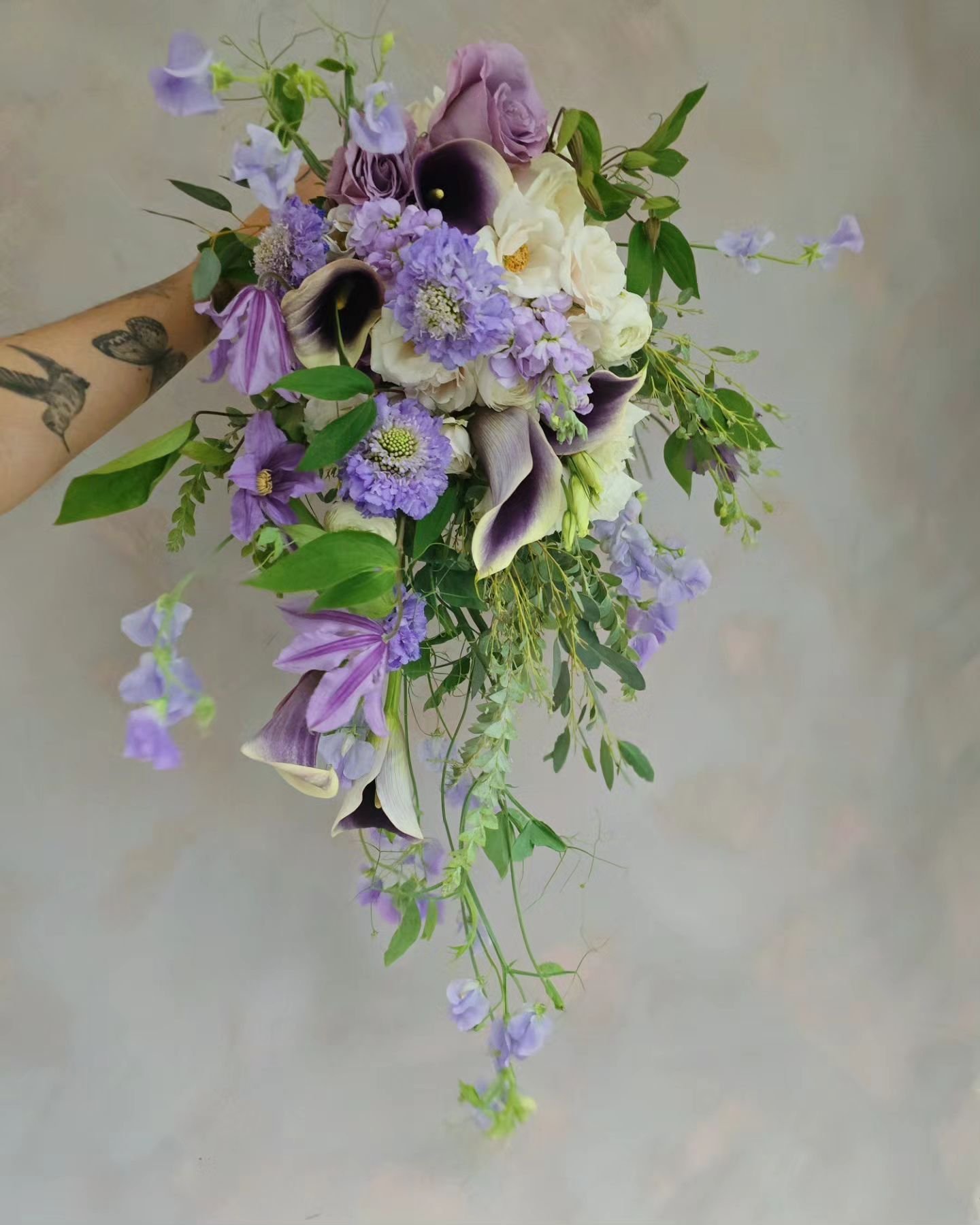 A fantasy, magical cascading bouquet for K ✨️🪻

Absolutely LOVED creating this bouquet. 

There are so many amazing weddings this summer that I can't wait to share with you! Now that the wedding season is coming to an end soon, I have a little more 