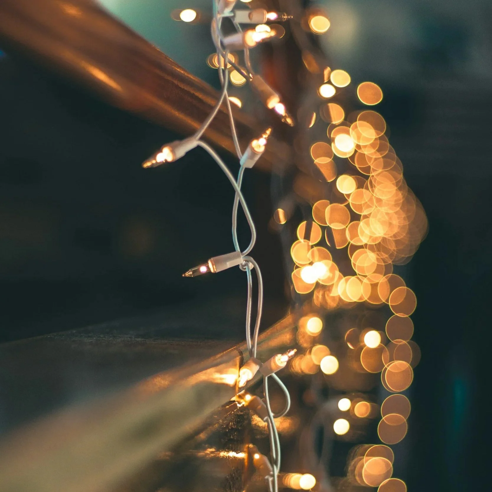 Why Holiday Lighting Should Be Installed with Safety in Mind