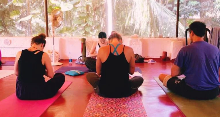 cours de Hatha Yoga Entre Mel et Toi