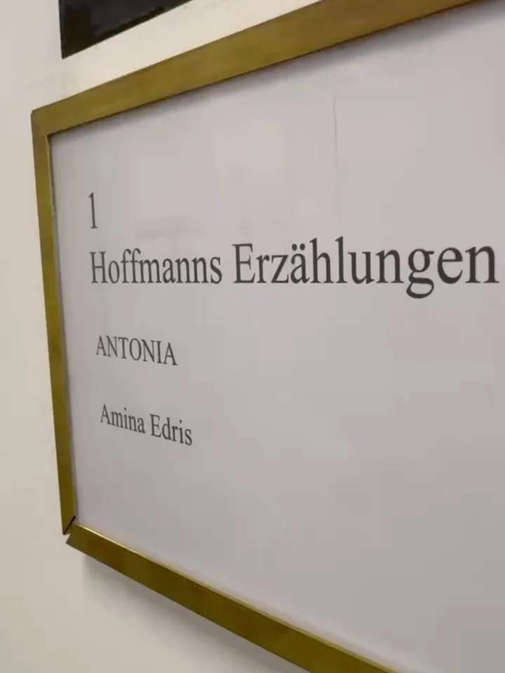 As we are gearing up to open &ldquo;Les Contes d&rsquo;Hoffmann&rdquo; at @operadelyon next week, I&rsquo;m looking back at this jump-in debut at @staatsoperberlin last week with immense gratitude! 

Memories: 
1. Seeing my name outside the dressing 