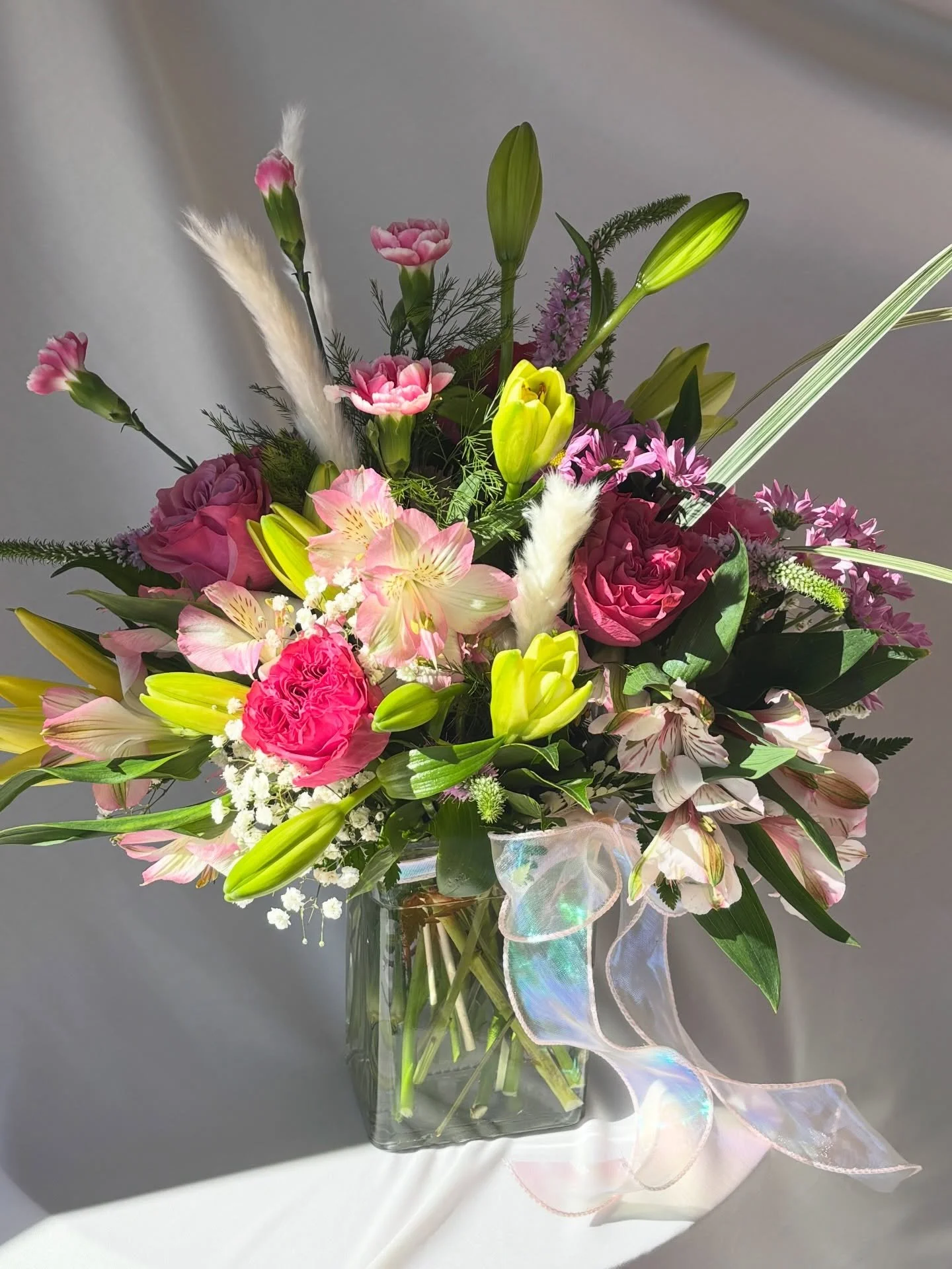 Send something that will brighten up their day! Delivery available in Rio Rancho, Placitas, Bernalillo, Corrales, and Albuquerque. 💐☀️ #flowerdelivery #springflowers  #rioranchoflorist #customflorist