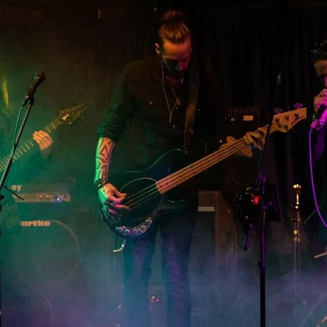 A few from Friday nights gig at The Lost Arc courtesy of DRL Photography @bobbydazzler13