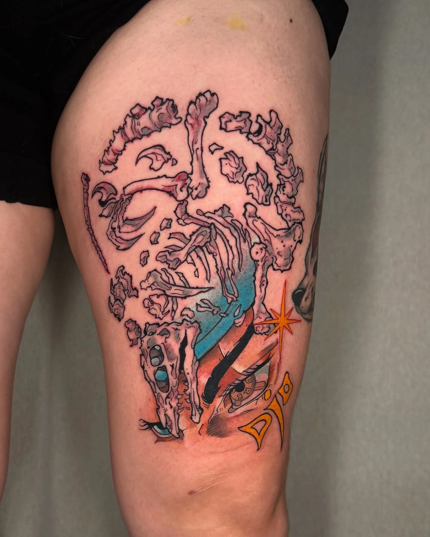 i don&rsquo;t rly do anime or manga tattoos unless you ask to do smt from jjba or golden kamuy. diego is my fave guy &amp; i was so excited to be able to do his iconic dino skeleton &amp; eye 🫶 #jjba #diegobrando #jojosbizzareadventure #scarymonster