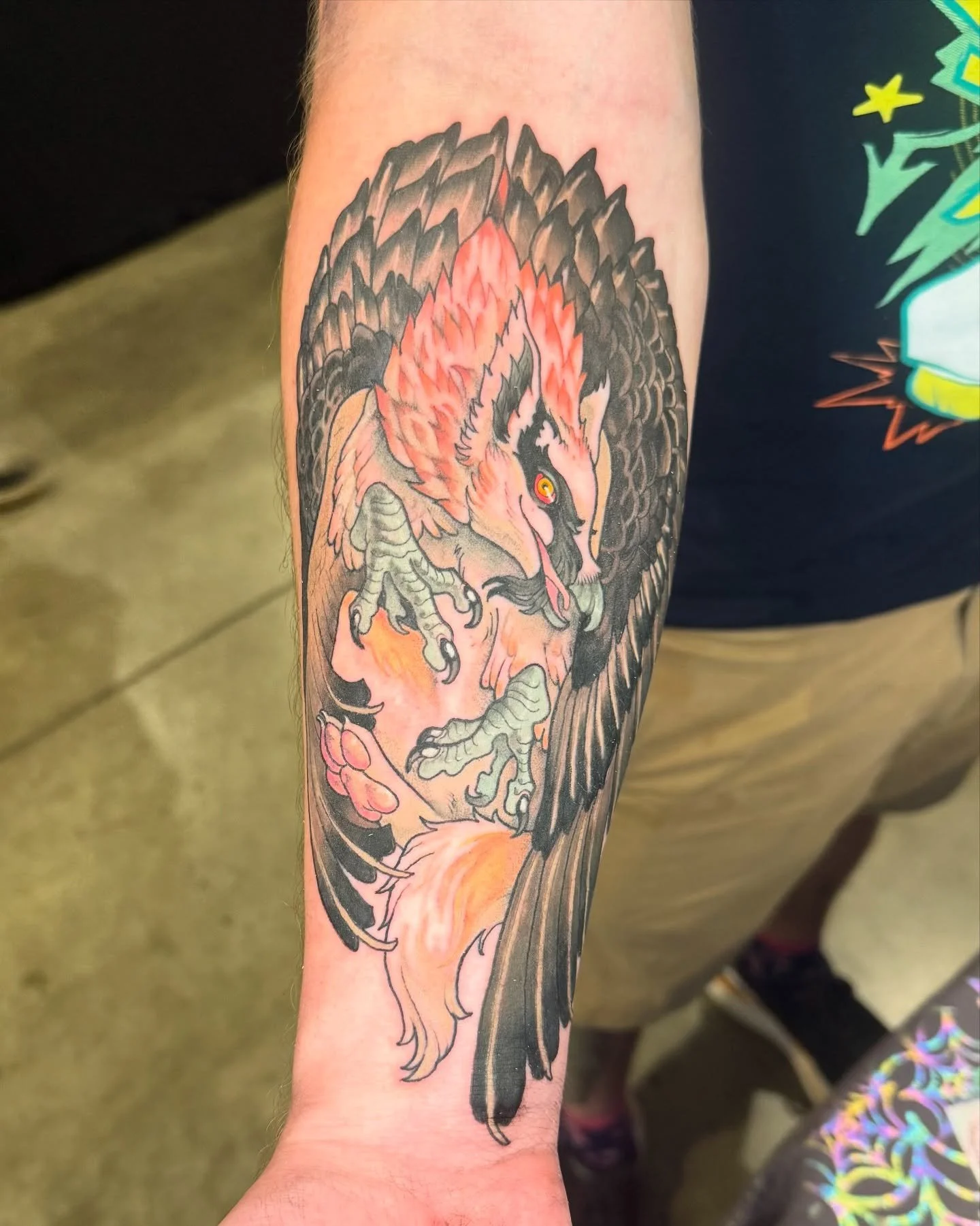 aadhya the gryphon for alex! my middlest tattoo from @literaryink but the last to post (the timing on the thylacine was just too good) #gryphon #griffon #mythicalcreature #tattoo