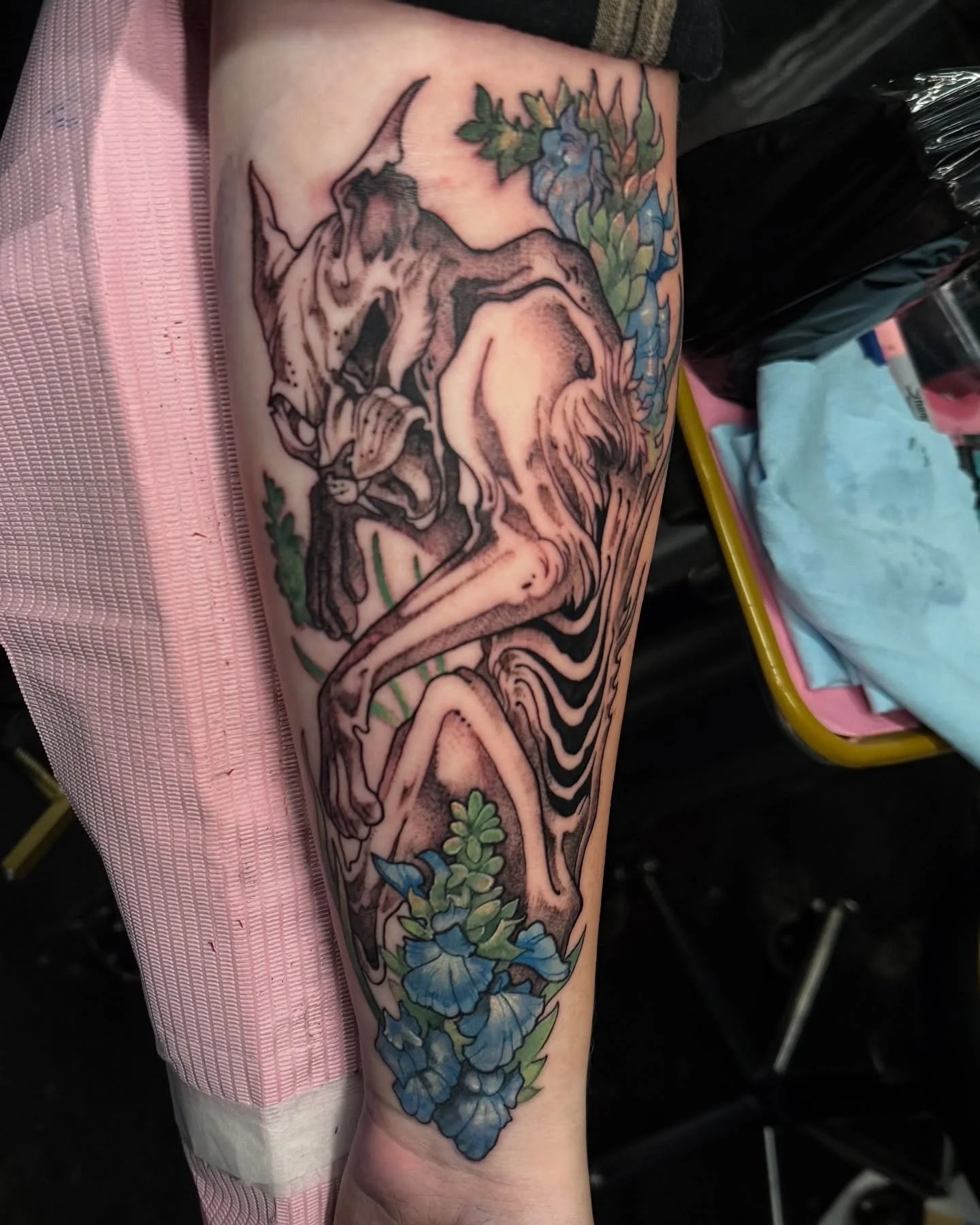 kitty w/some blue salvia for rachael 🫶 i&rsquo;m really bad at posting sorry. i&rsquo;m ok at tattooing tho, hope that makes up for it #cat #cattattoo #deadcatdonoteat #blackandgrey #bluesalvia