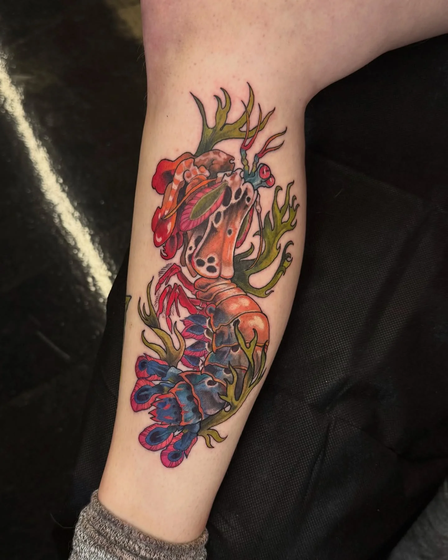 mantis shrimp? mantis is bugs. shrimp is also bugs. #tattoo #illustrativetattoo #shrimpsisbugs