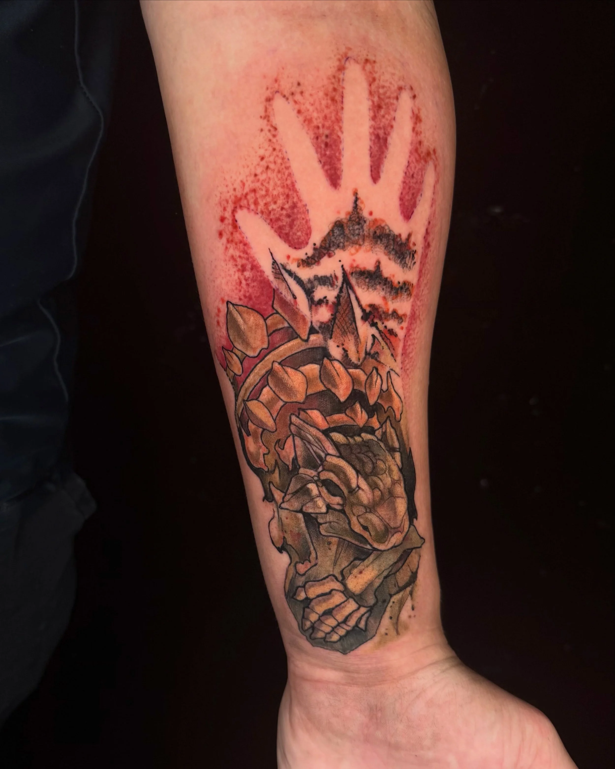 everything i said yesterday applies to this tattoo too. ankylosaurs are one of my fave dino &amp; i understand that they&rsquo;re maybe less iconic than trike or stego or theropods but i think they&rsquo;re slept on. is this bc i love turtles? maybe.