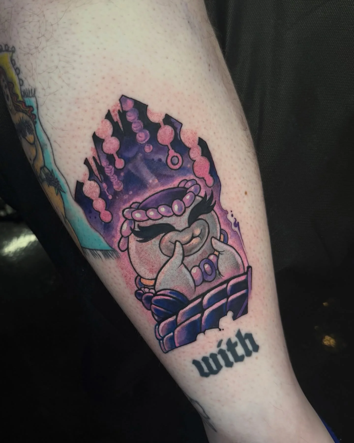 let me do more hollow knight tattoos thanks 🙏 this is everyone&rsquo;s favourite charm seller, salubra! 

kw: hollow knight silksong salubra indie game illustrative tattoo