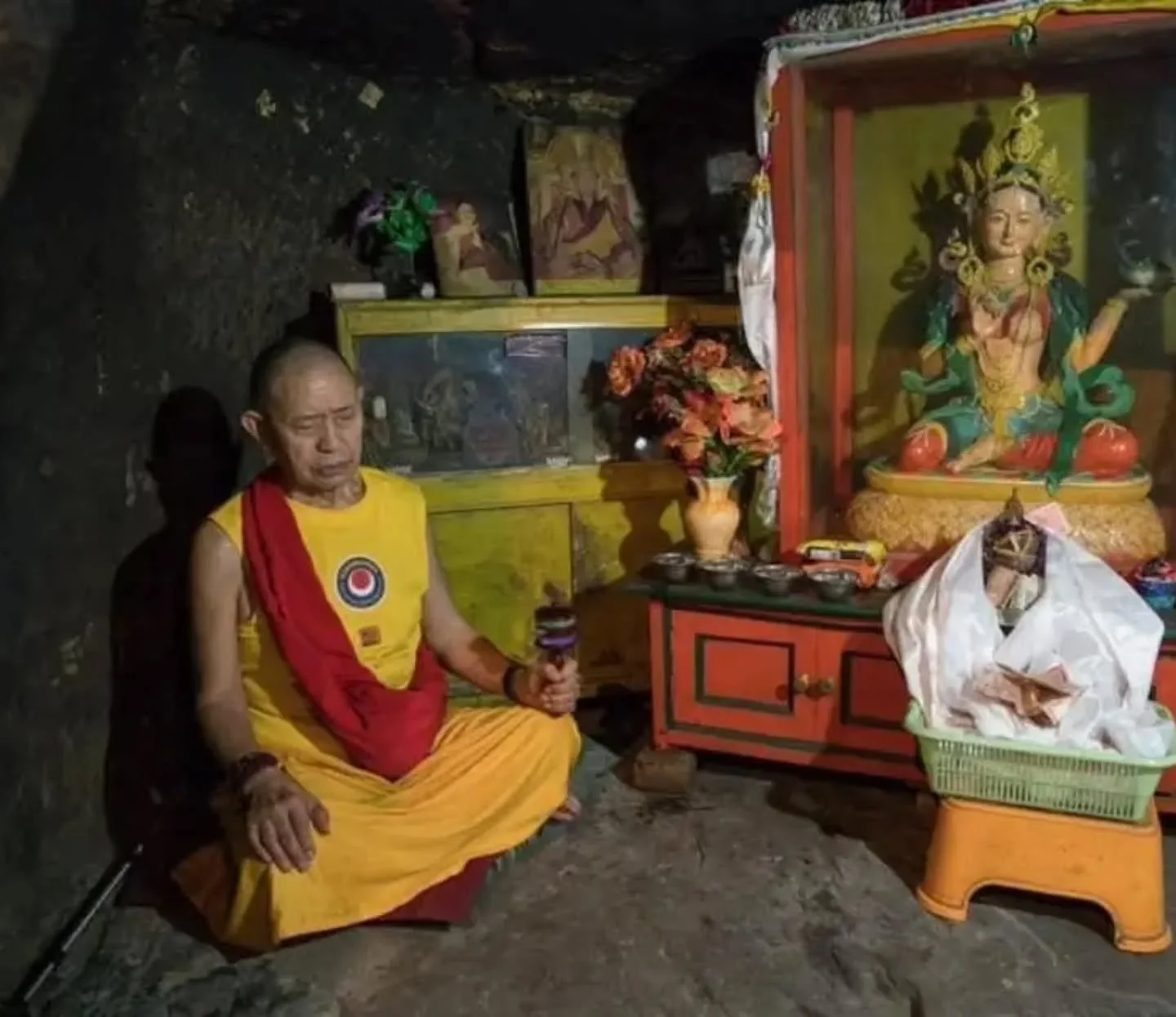 Focus First On Pacifying Your Thoughts

Many people have received all of these instructions on practicing calm abiding, special insight, Mahamudra, and so forth. They think, "I really need to hurry up and get on with this. I will do Samantha for