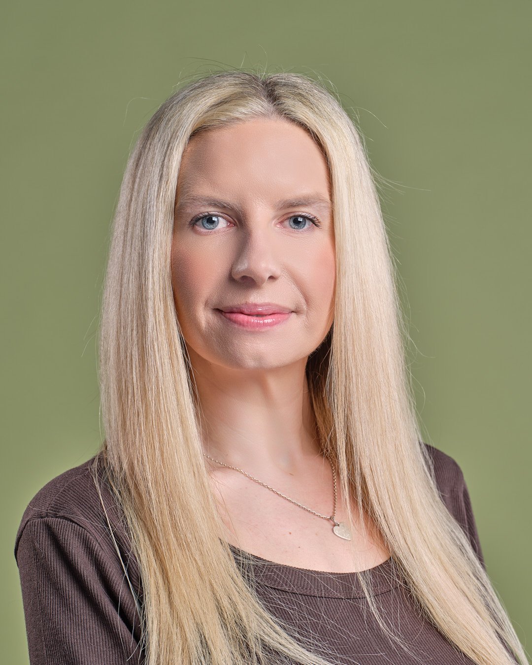 Professional Studio Headshots: Why Lighting is Your Secret Weapon. 