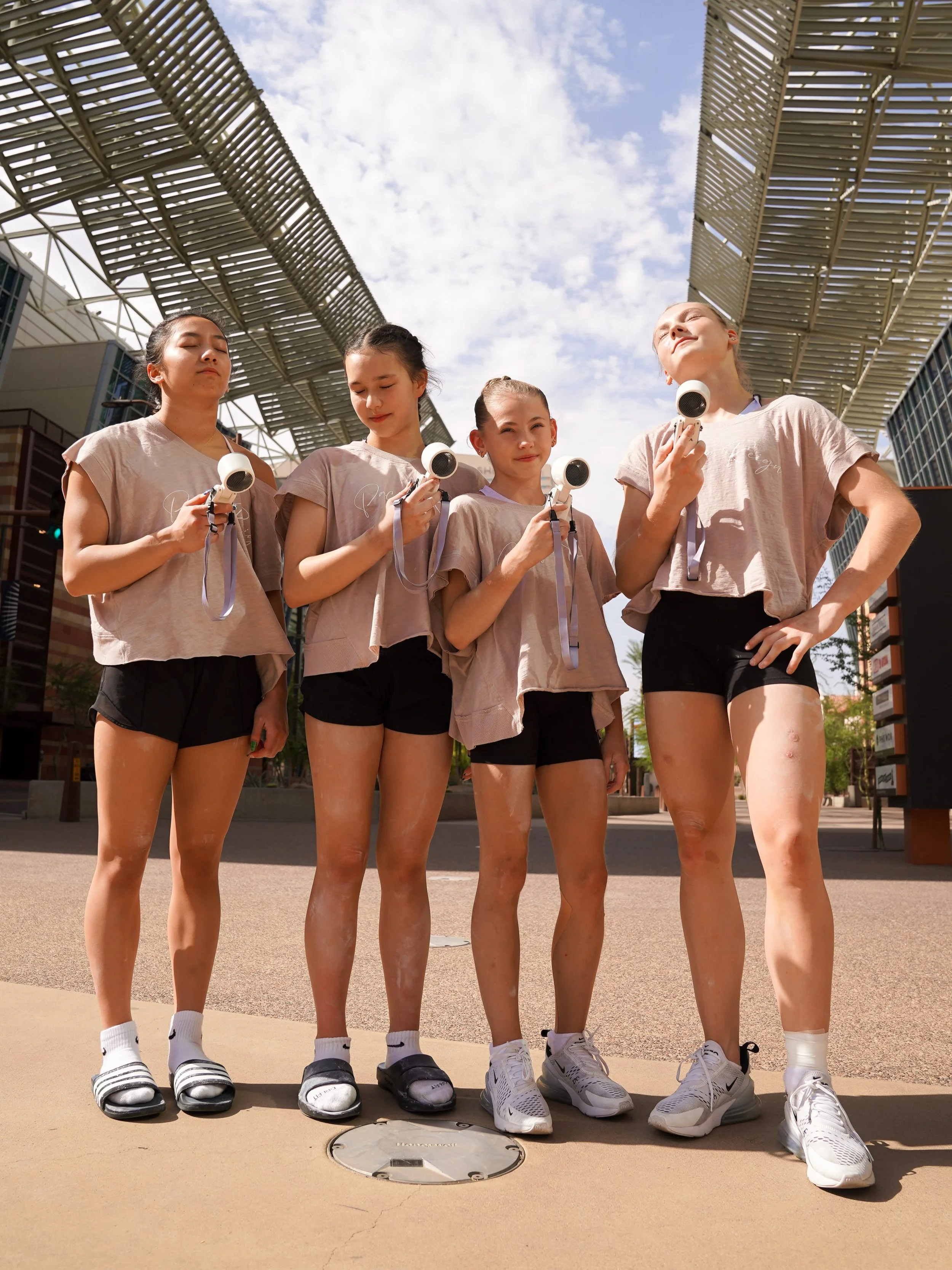 The Juniors are staying cool in this Arizona heat after an awesome session of training this morning in the back gym!

🔜 - Junior podium training this afternoon! #Train2Reign👑