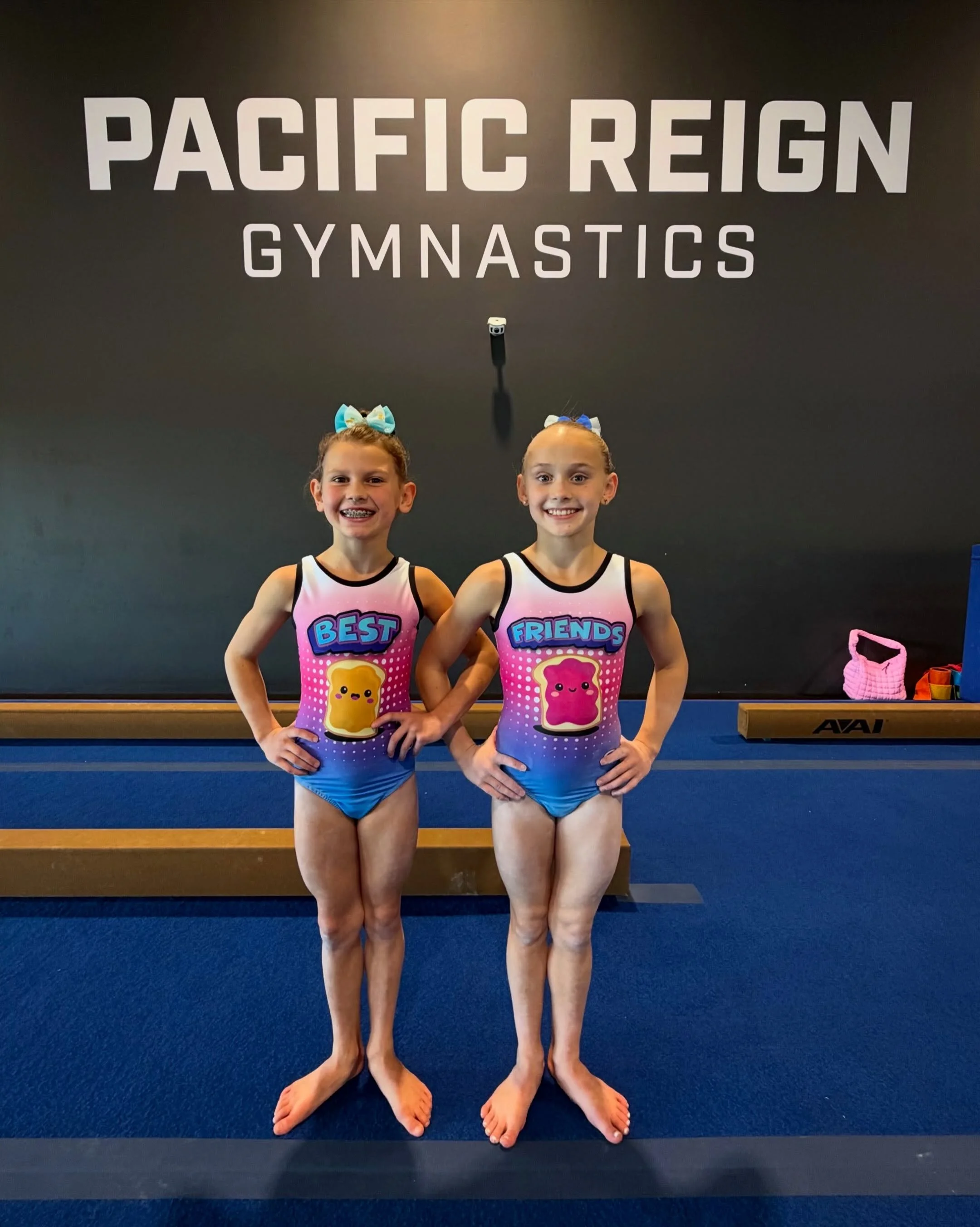 Gym besties stick together like peanut butter and jelly!👑

#Train2Reign👑