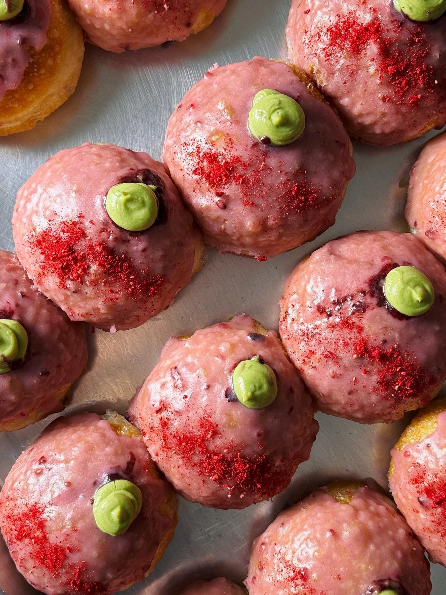 Matcha Custard &amp; Blackberry Jam Donut 🤎
Swipe left to see that dreamy inside! 

Pillowy donut filled with housemade blackberry jam &amp; matcha custard, coated in blackberry glaze. 

So simple but yet the berry-matcha combo is so delicious. Even