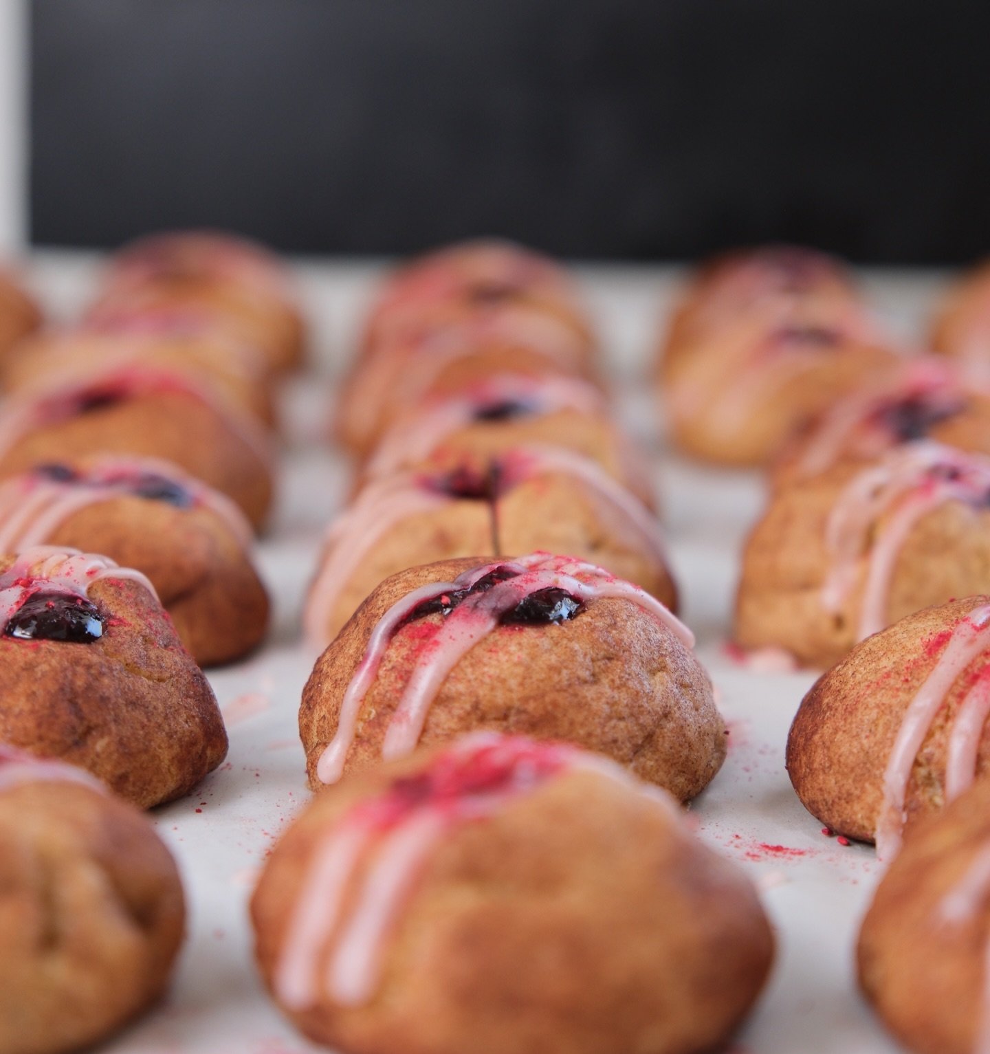 Boysenberry Cinnamon Sugar Filled Cookie 🌸

This cookie has something to tell ya&hellip; we&rsquo;re opening a new location! We said farewell to the Airport shop, and this Wednesday we&rsquo;re opening a brand new spot at 1 Manners St ✨ We&rsquo;ve 