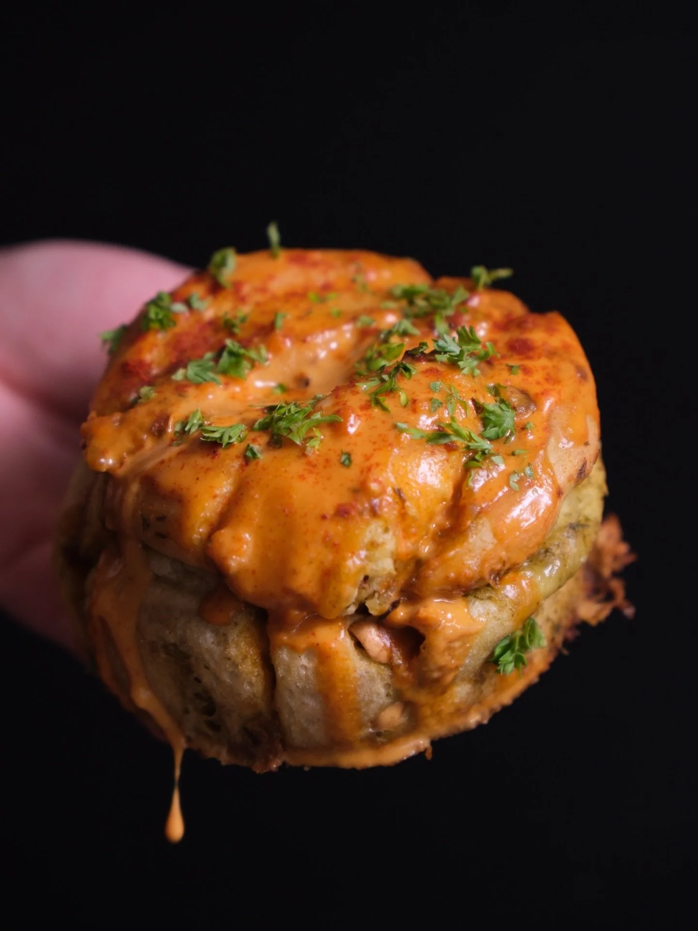 Satay Chilli, Cheese &amp; Garlic Pull Apart Bread 💥
Layers of chilli-garlic butter, cheese, chives, and crunchy peanuts, finished with our dreamy satay sauce and fresh parsley. Saucy, punchy and dangerously moreish ❤️ 

Dairy-Free, Egg-Free and Pla