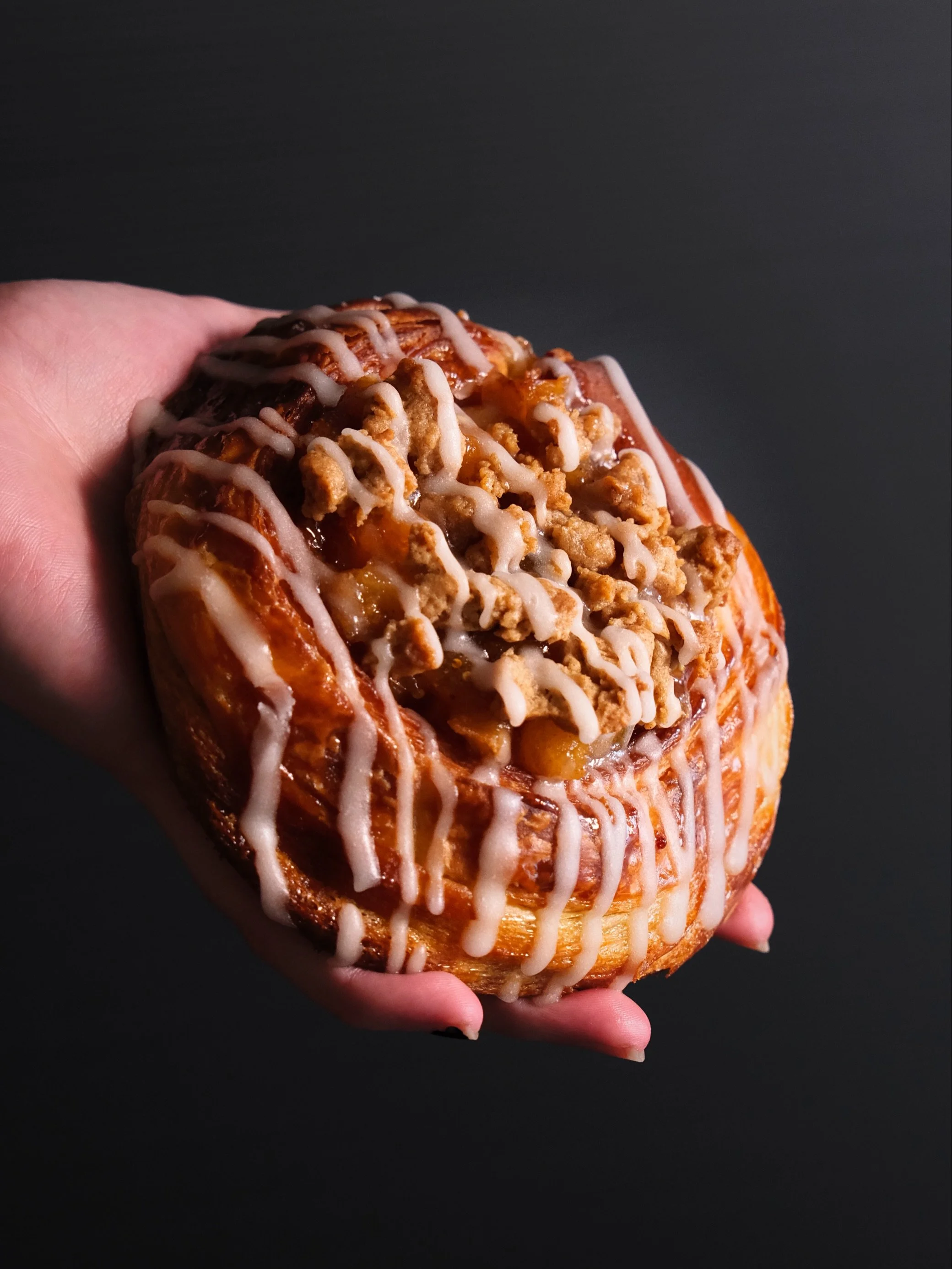 Feijoa Apple Crumble Croissant Cup 🌿

We have 3 feijoa trees at home, and our toddler Luna is obsessed with picking them every morning. So we turned them into something cosy and autumn-y for this month&rsquo;s menu.

We made a cinnamon-infused feijo