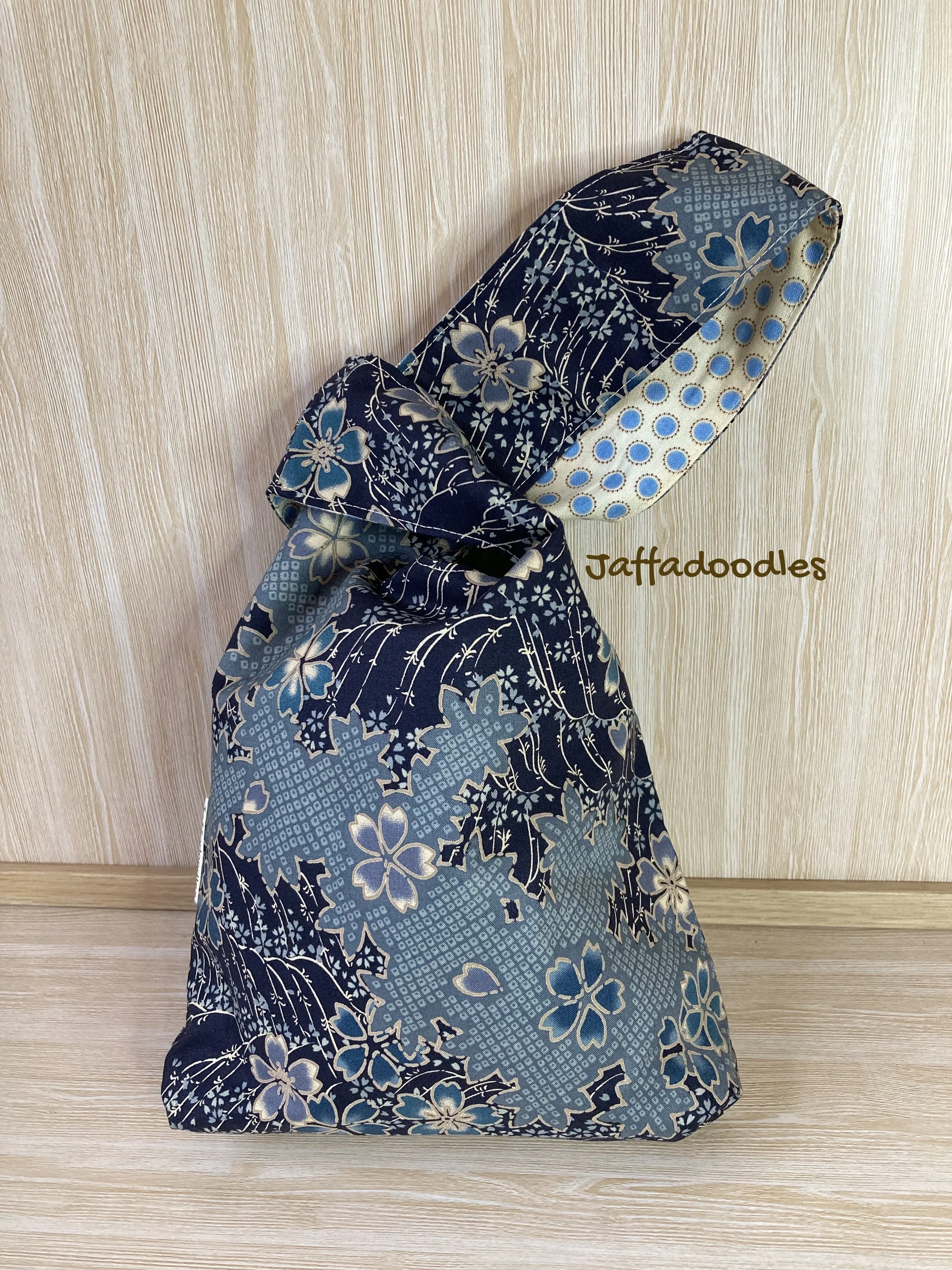 Knot Bag -Blue floral- Sm