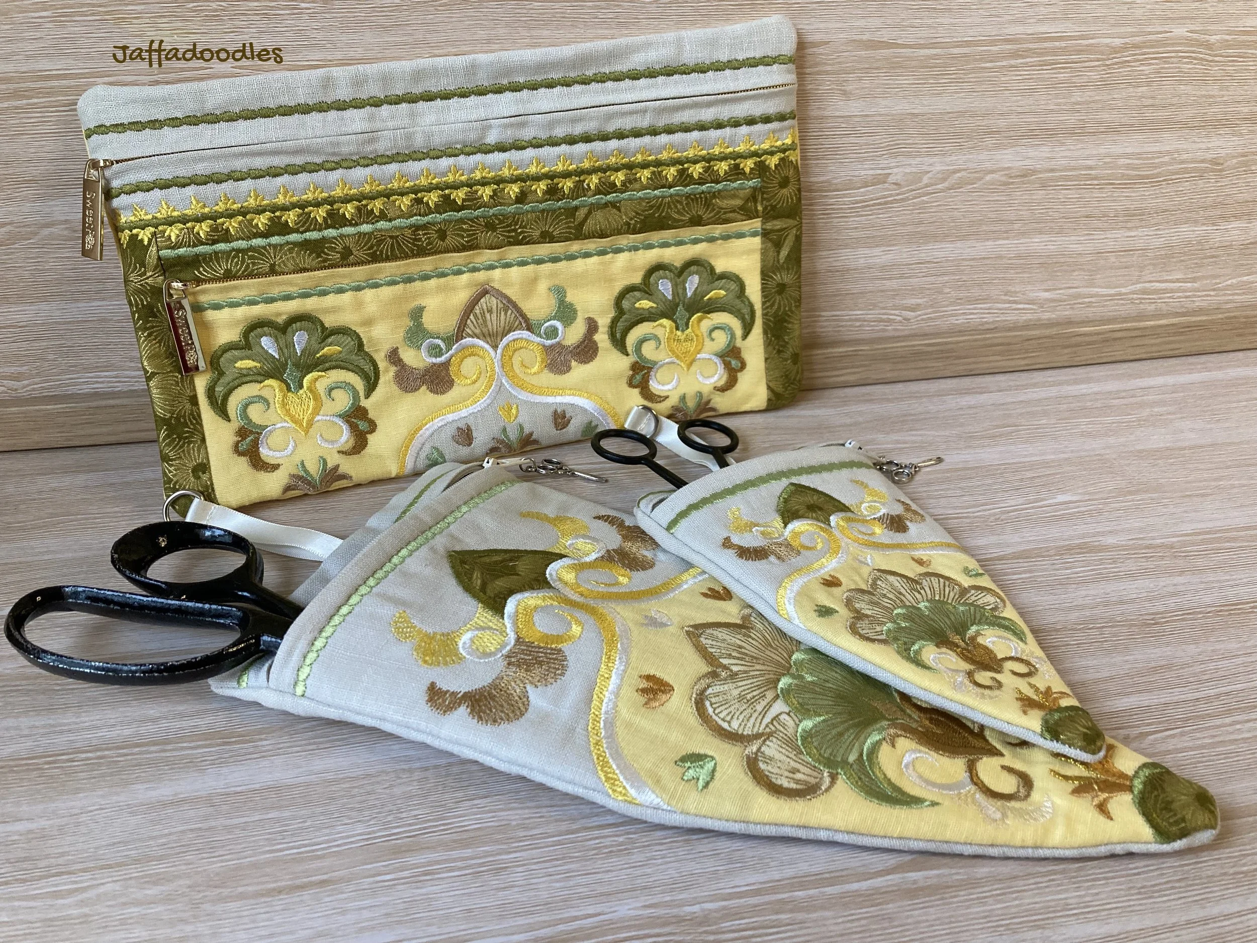 Deluxe scissor case set.