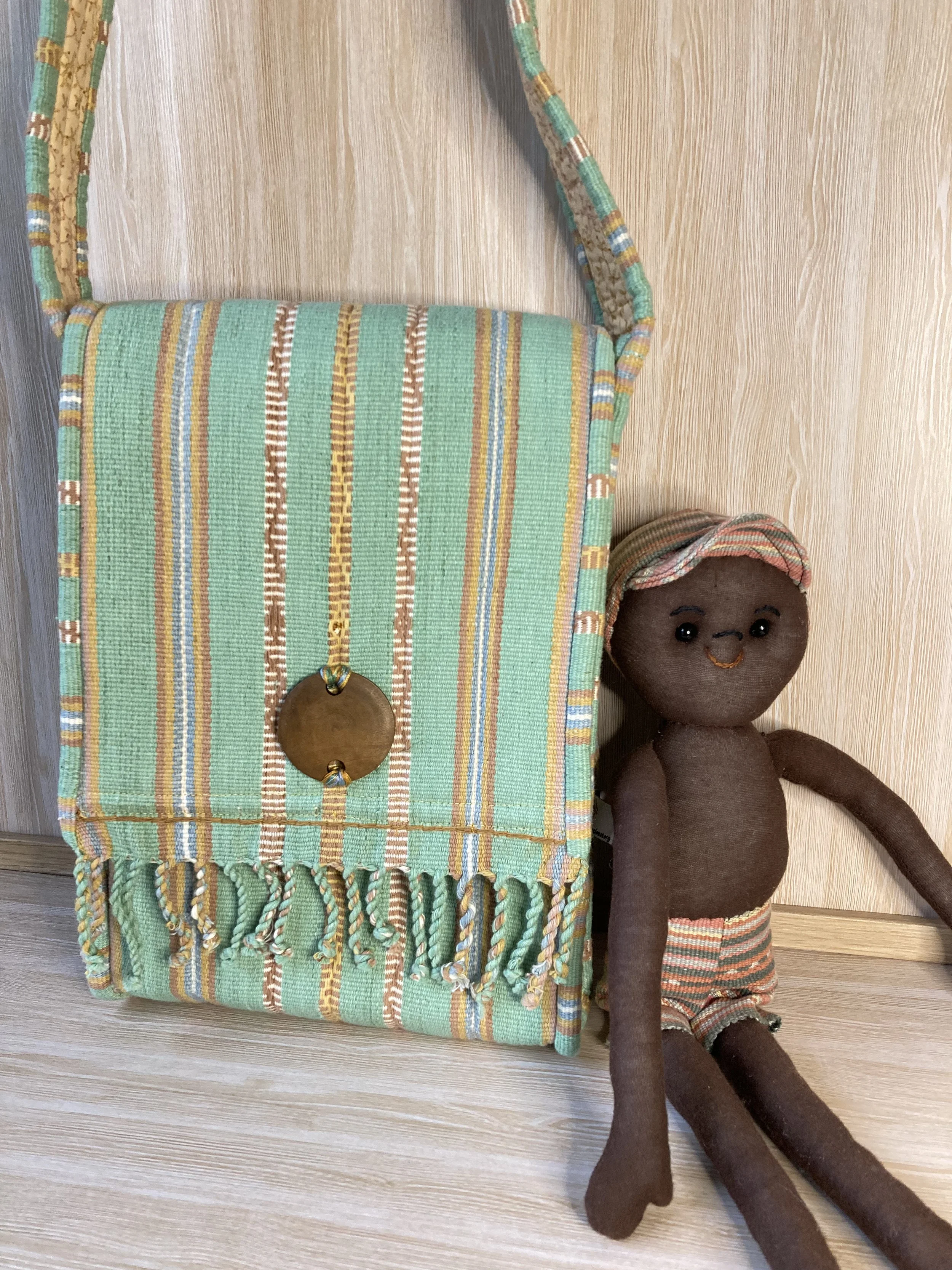 Tais ipad satchel.