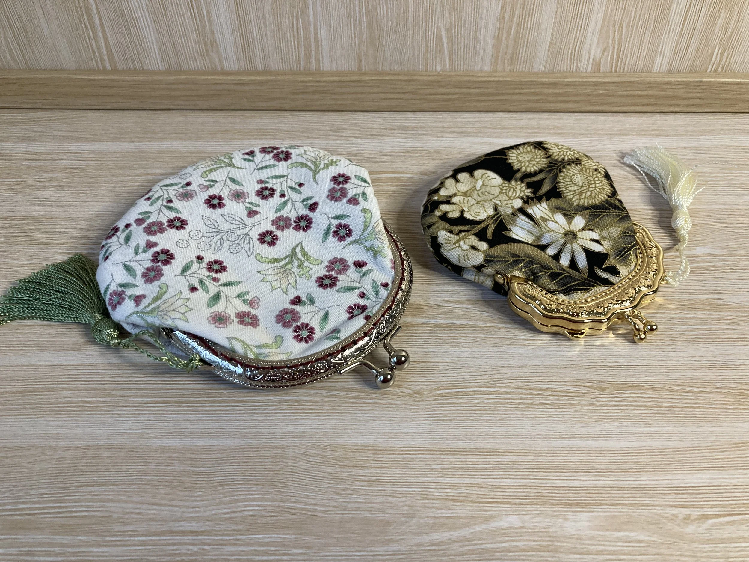 Purses & wallets