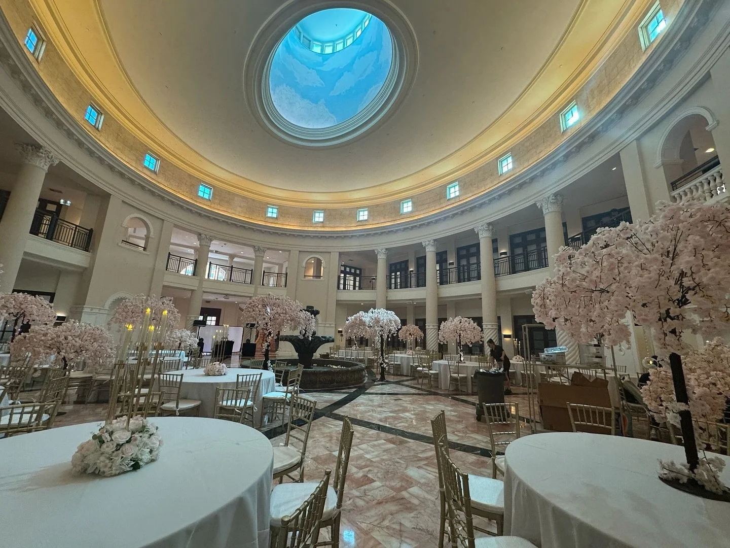 Comment &ldquo;love&rdquo; for your free estimate 💖 Blessed is an understatement. The Southridge Highschool Prom Setup was a dream come true for me. So honored to create lasting memories for these juniors and seniors and to work at the iconic Hotel 