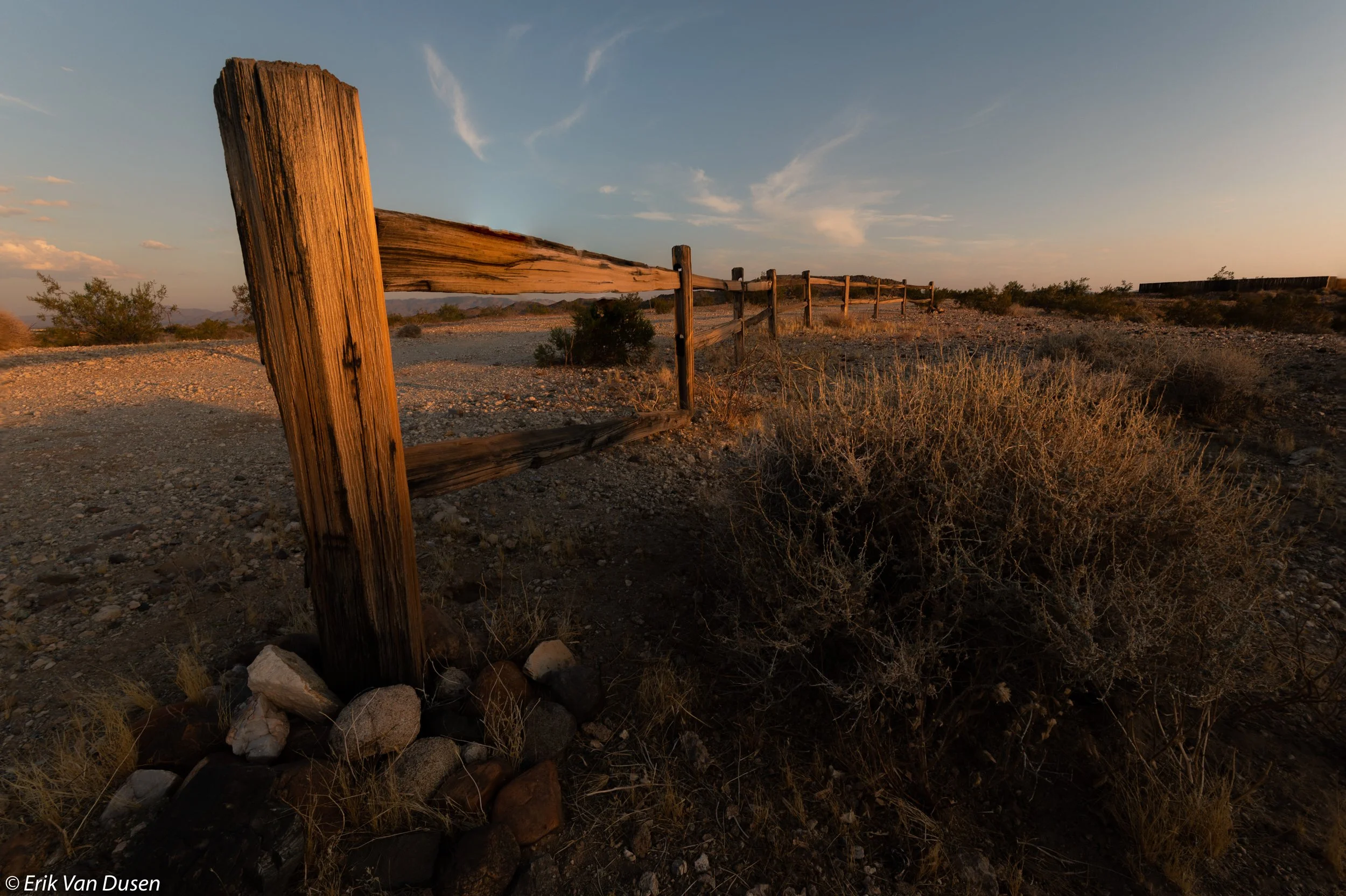 JoshuaTree Fence2.jpg