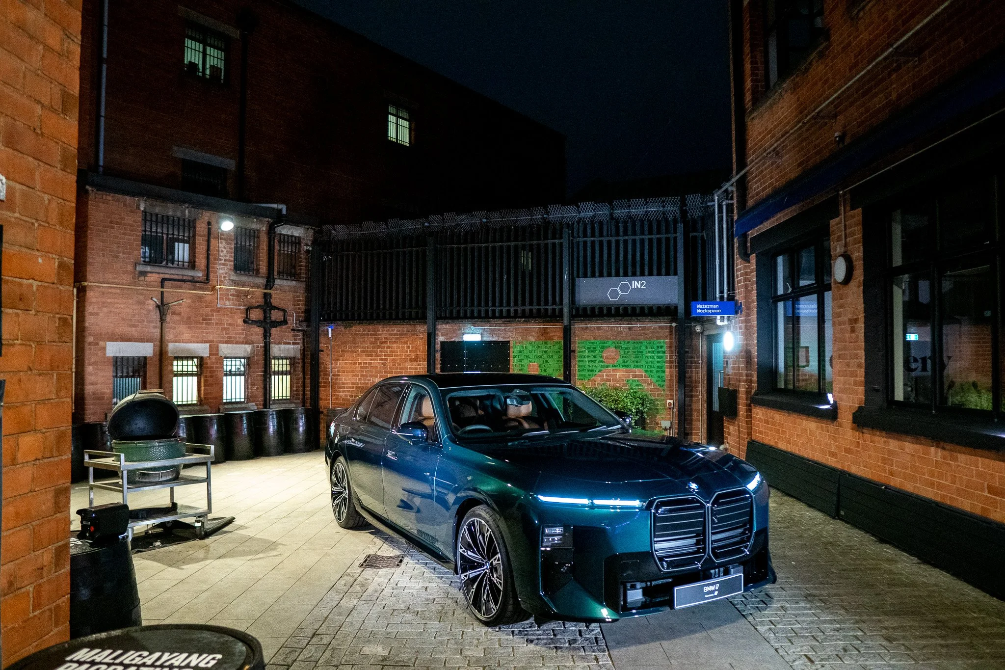BMW i7 on the cobbles of Hill Street outside Waterman House in Belfast's Cathedral Quarter