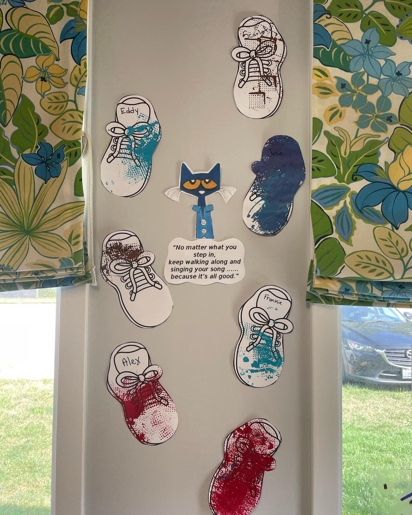 We love Pete the cat at Sunflower! The kiddos worked really hard to decorate their white shoes! 🌻 👟 Happy Friday! And happy long weekend