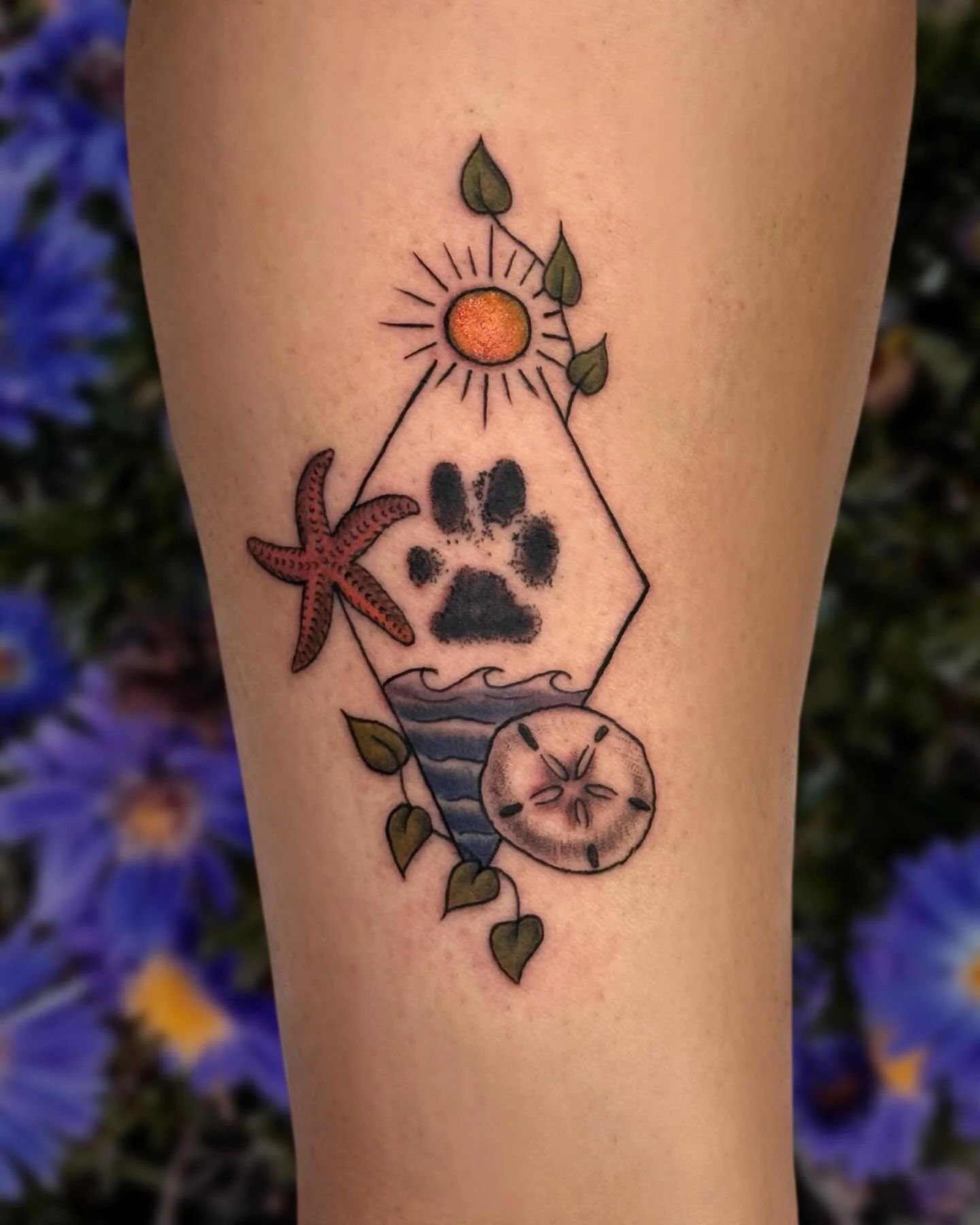 A memorial piece for a good boy who loved the beach🌊🏝️🐾 

Thank you for trusting me with this piece @curlygirl_liz 🤎

#greshamtattoo #portlandtattoo #pdxtattoo #memorialpiece #dogmemorial #colortattoo #tattooartists