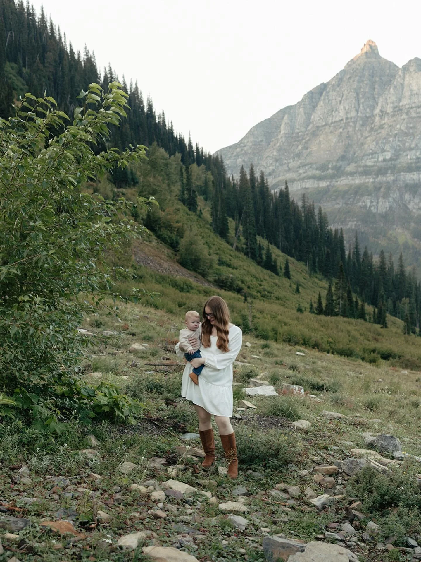 Awaiting more summer sessions in Glacier 🤍

#montanaphotographer #montanafamilyphotographer #glacierfamilyphotographer #glaciernationalparkphotographer #whitefishfamilyphotographer