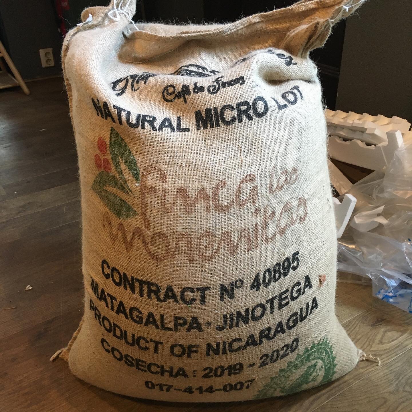 &hellip;following up from yesterdays post; today we finally received the long awaited SCA 88.5 score micro lot from Nicaragua. Thank you @sorze4 for the assistanse. This coffee is cultivated at the Las Morenitas farm and comes with the @rainforestall