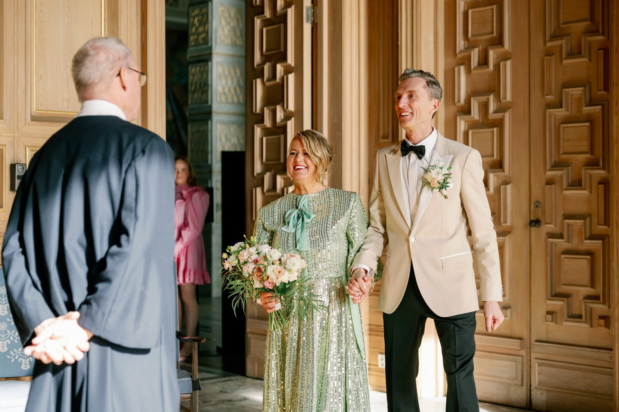 TinaRekdal_Bryllupsfotografering_NedreFossGaard_Rådhuset (69).JPG