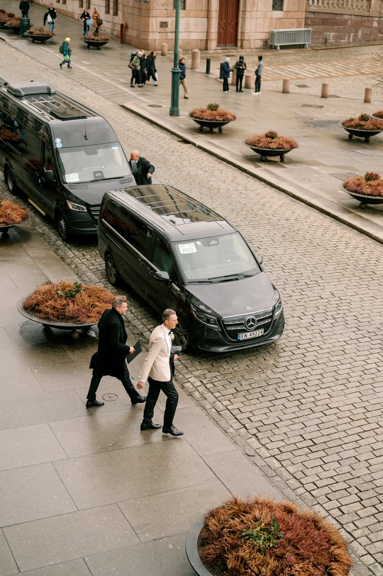 TinaRekdal_Bryllupsfotografering_NedreFossGaard_Rådhuset (29).JPG